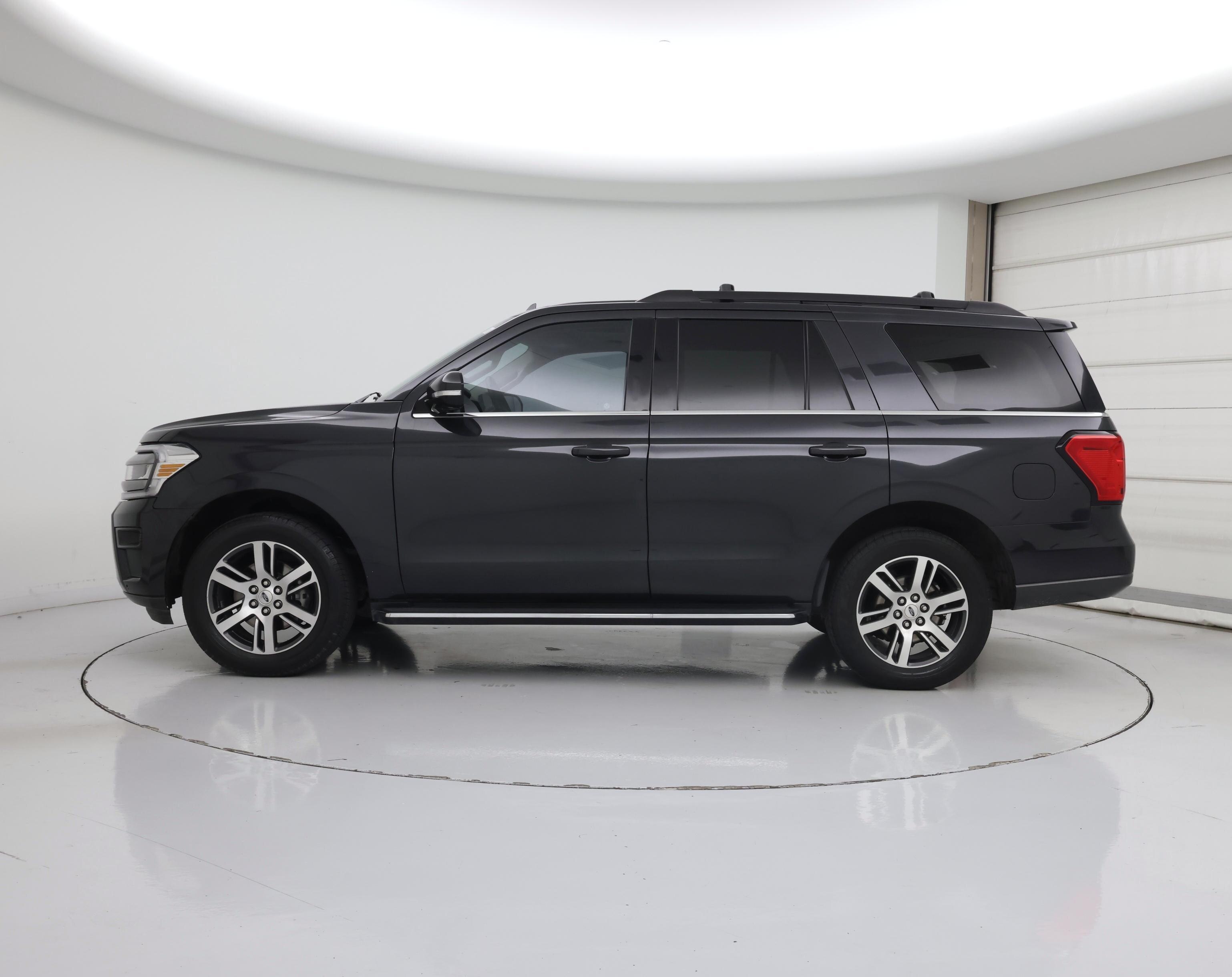 Thumbnail: 2022 Ford Expedition - 3