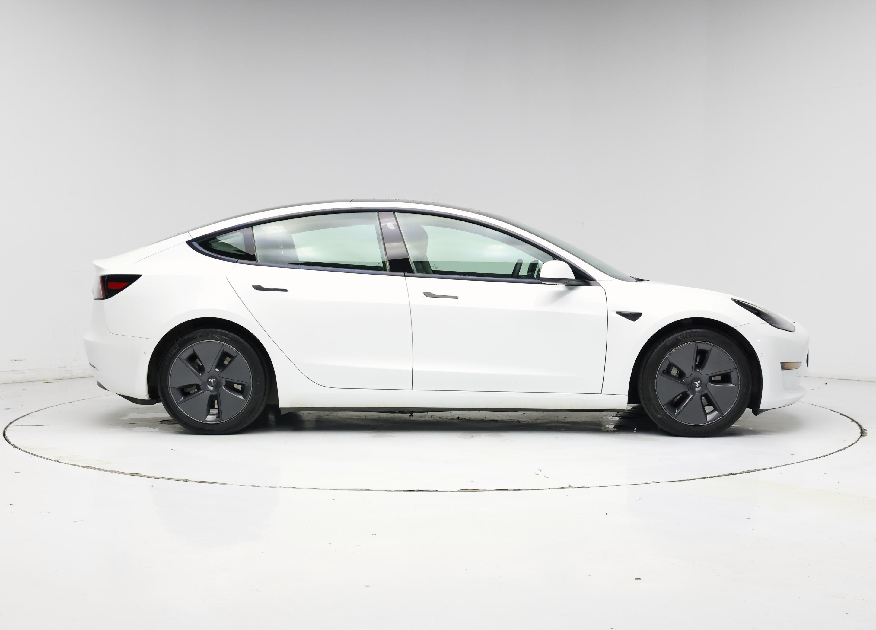 Thumbnail: 2021 Tesla Model 3 - 7