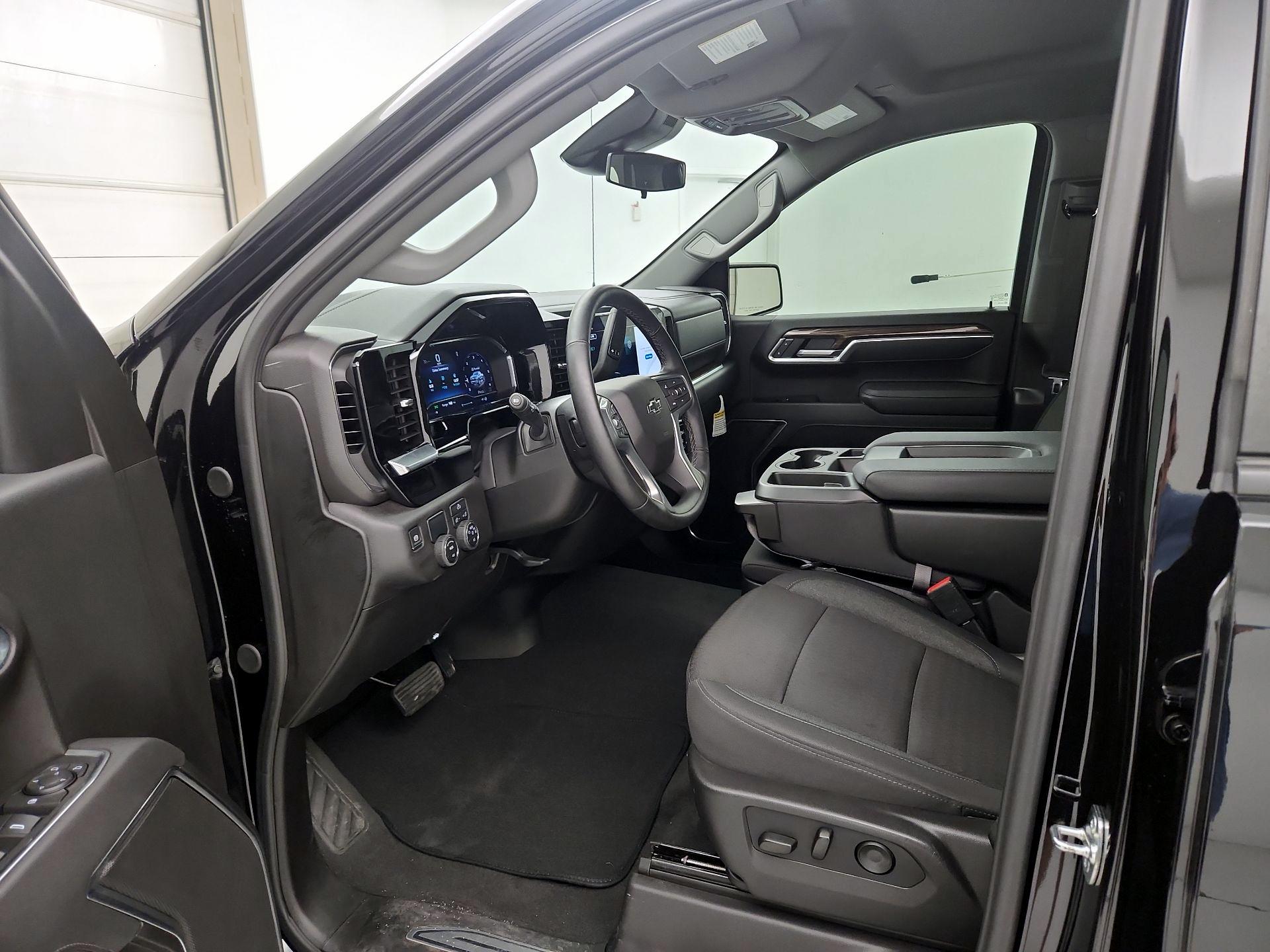 Thumbnail: 2025 Chevrolet Silverado 1500 - 11