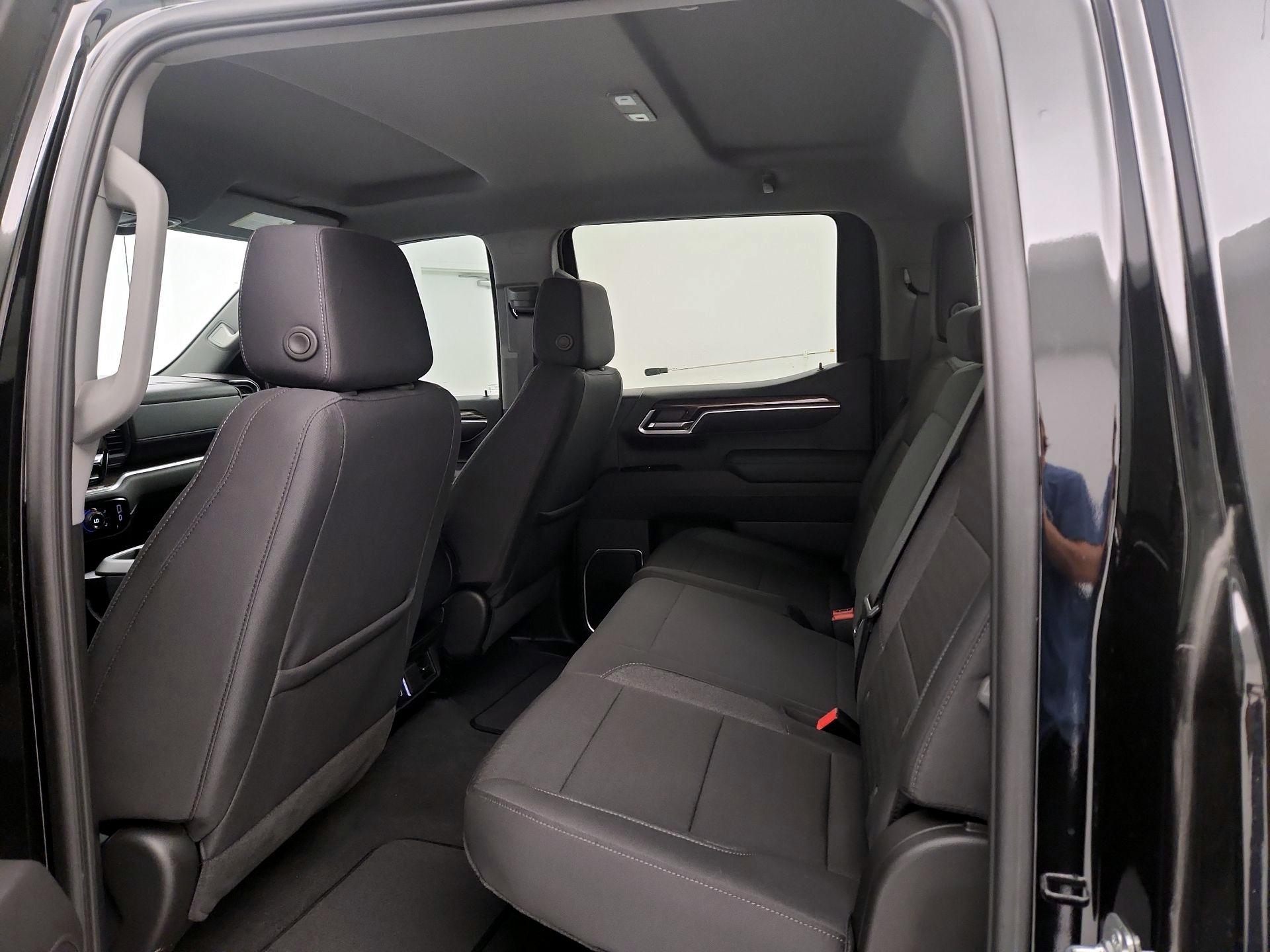 Thumbnail: 2025 Chevrolet Silverado 1500 - 19