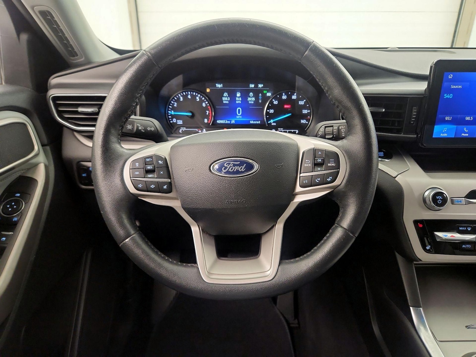 2024 Ford Explorer XLT - Photo 11