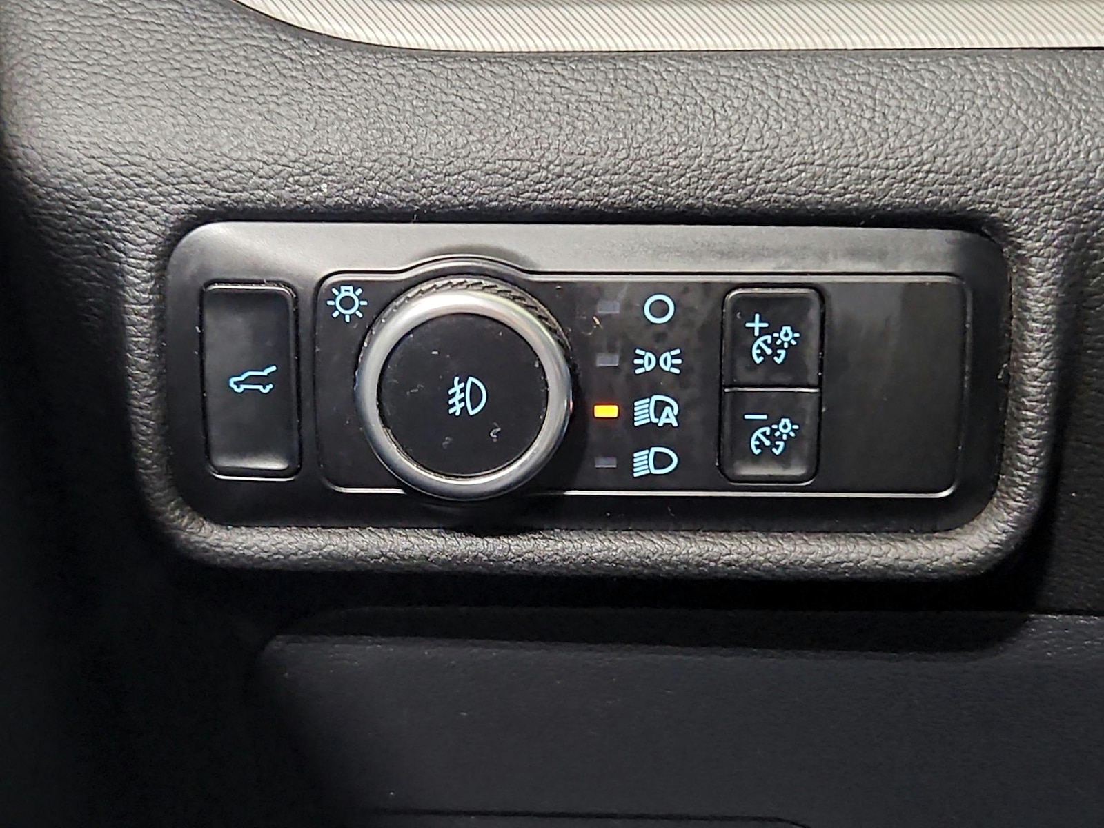 2024 Ford Explorer XLT - Photo 14