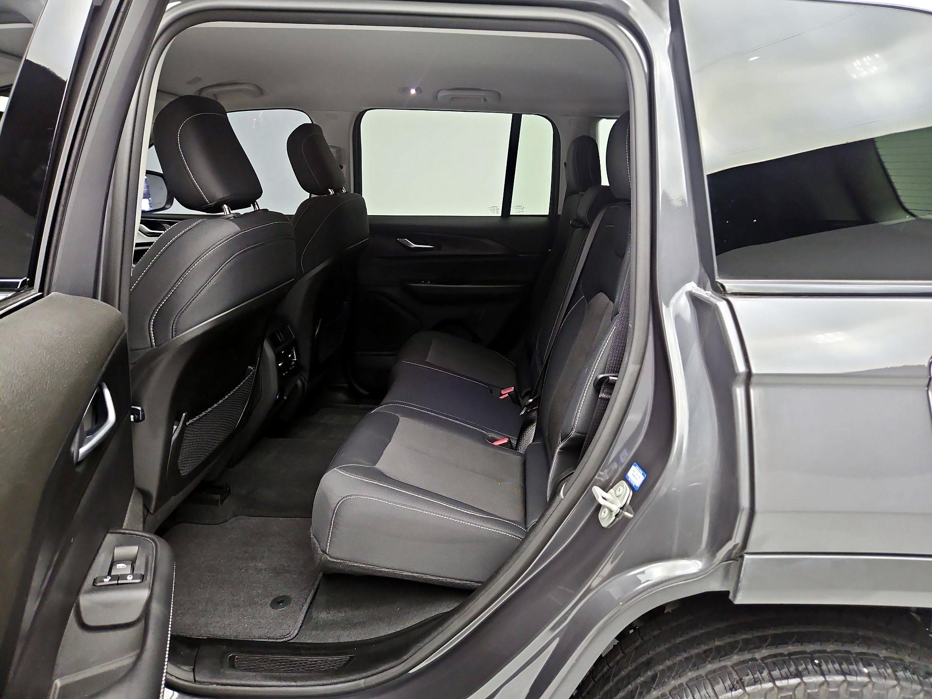 Thumbnail: 2023 Jeep Grand Cherokee - 19