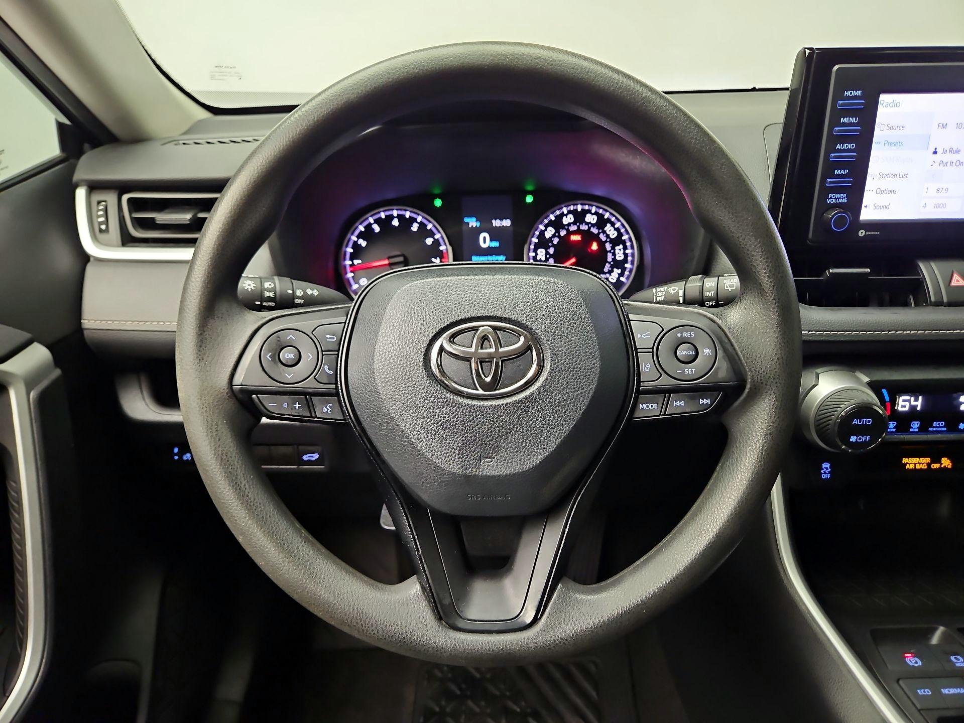 Thumbnail: 2021 Toyota RAV4 - 10