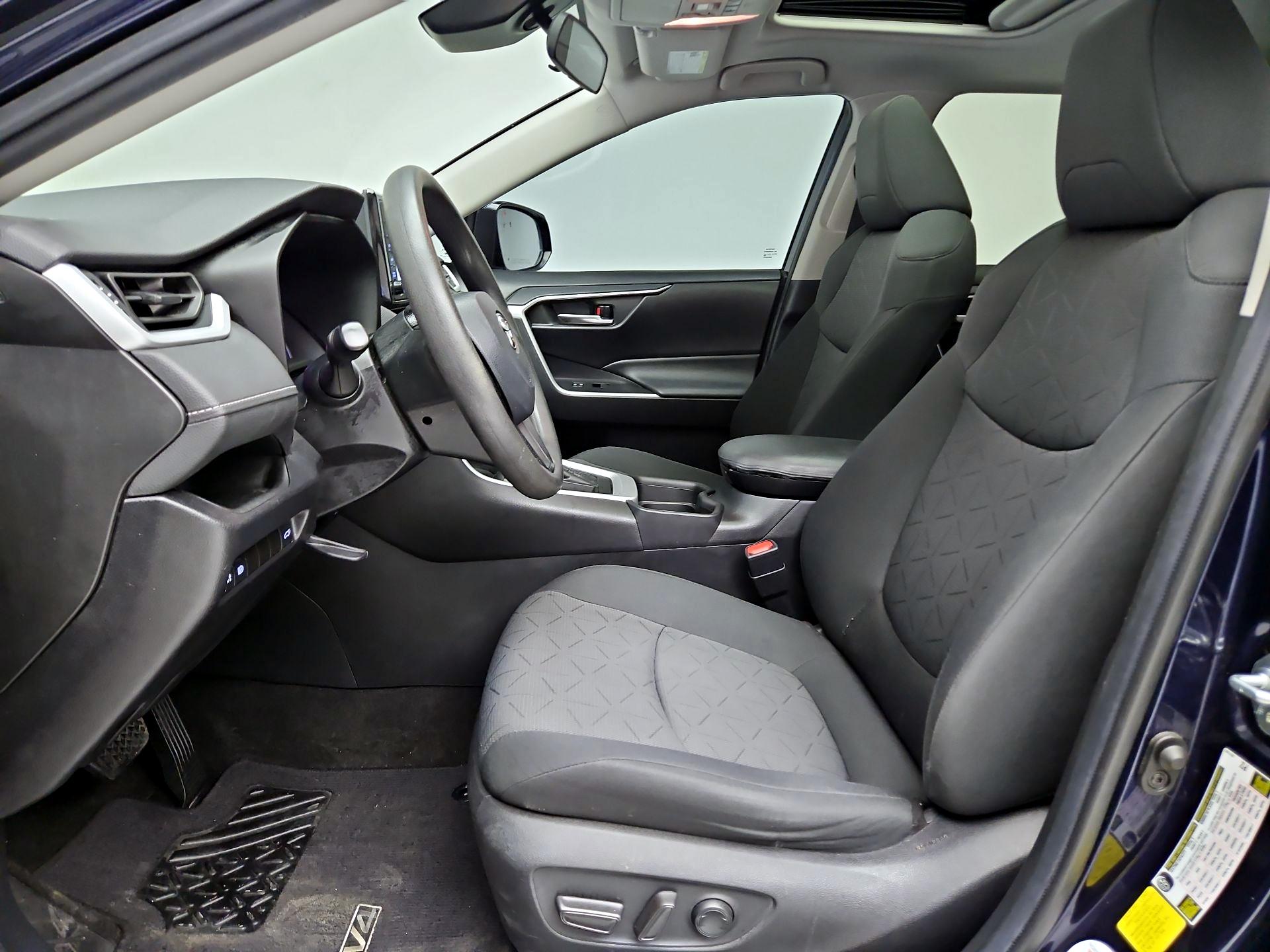 Thumbnail: 2021 Toyota RAV4 - 11