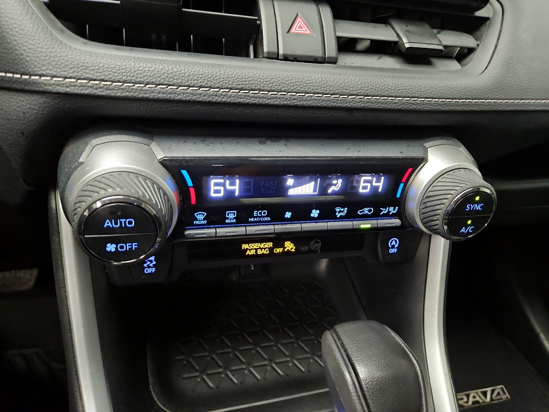 Thumbnail: 2021 Toyota RAV4 - 16