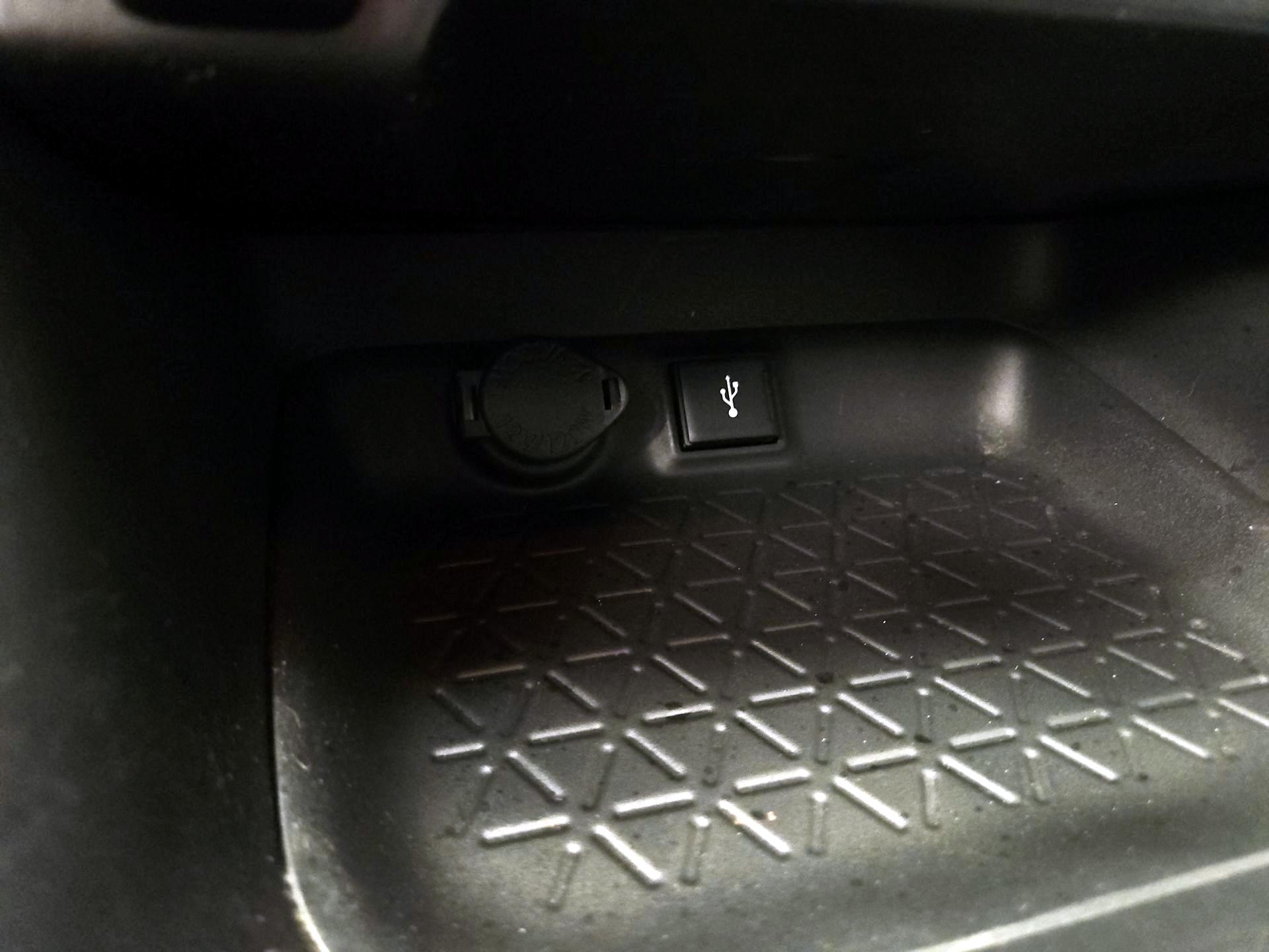Thumbnail: 2021 Toyota RAV4 - 18