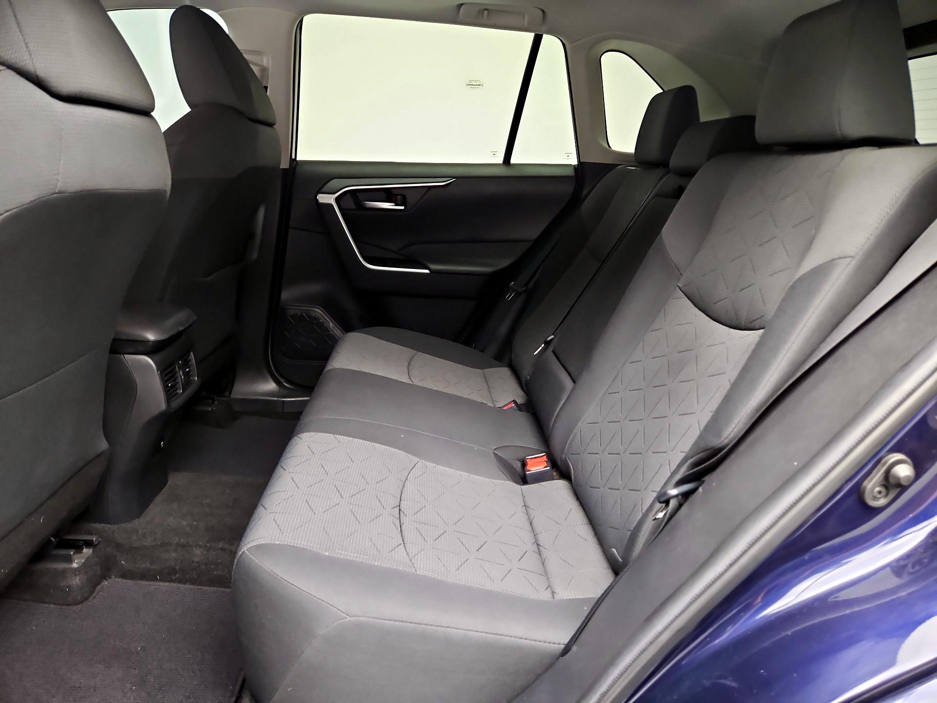 Thumbnail: 2021 Toyota RAV4 - 20