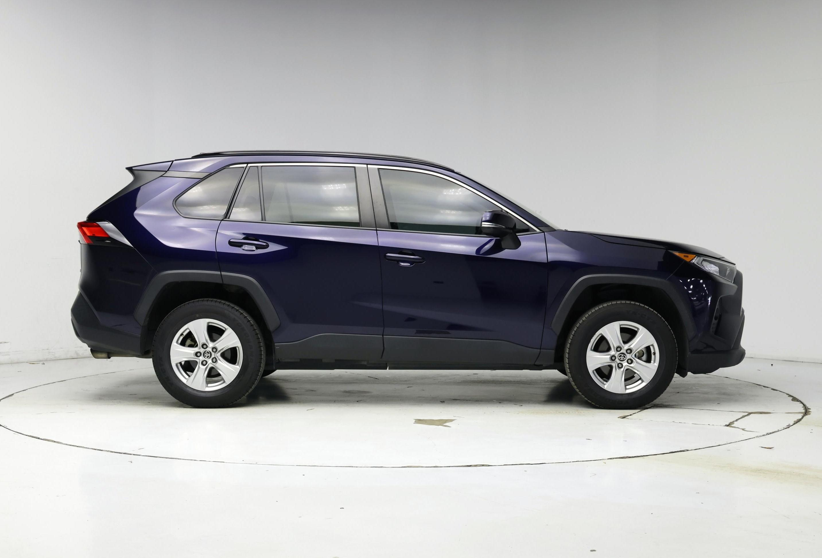 Thumbnail: 2021 Toyota RAV4 - 7