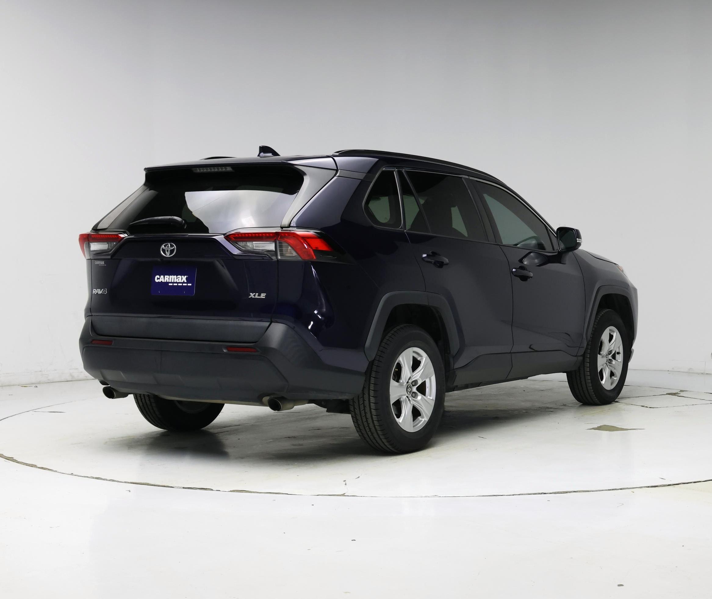 Thumbnail: 2021 Toyota RAV4 - 8