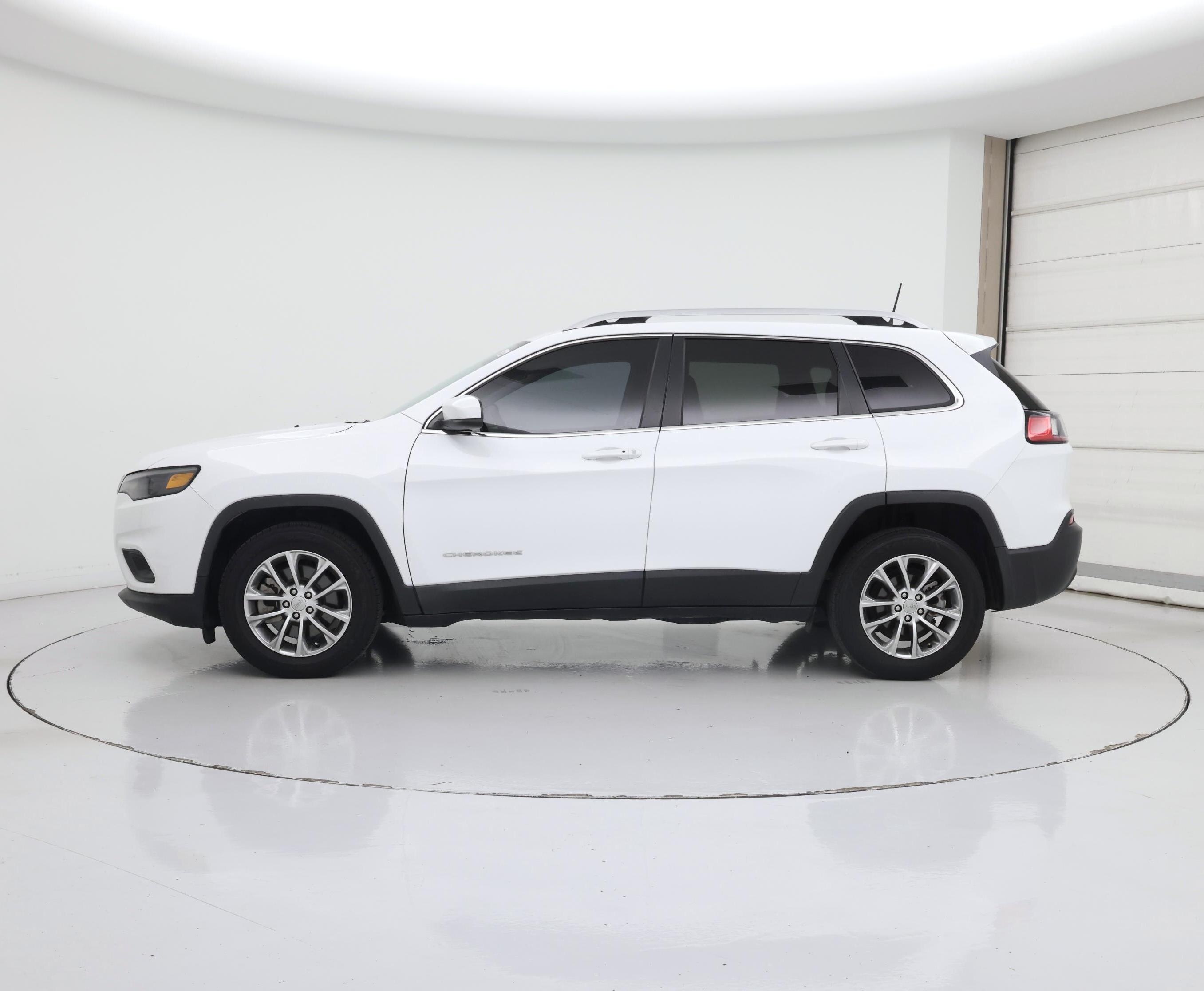 Thumbnail: 2021 Jeep Cherokee - 3