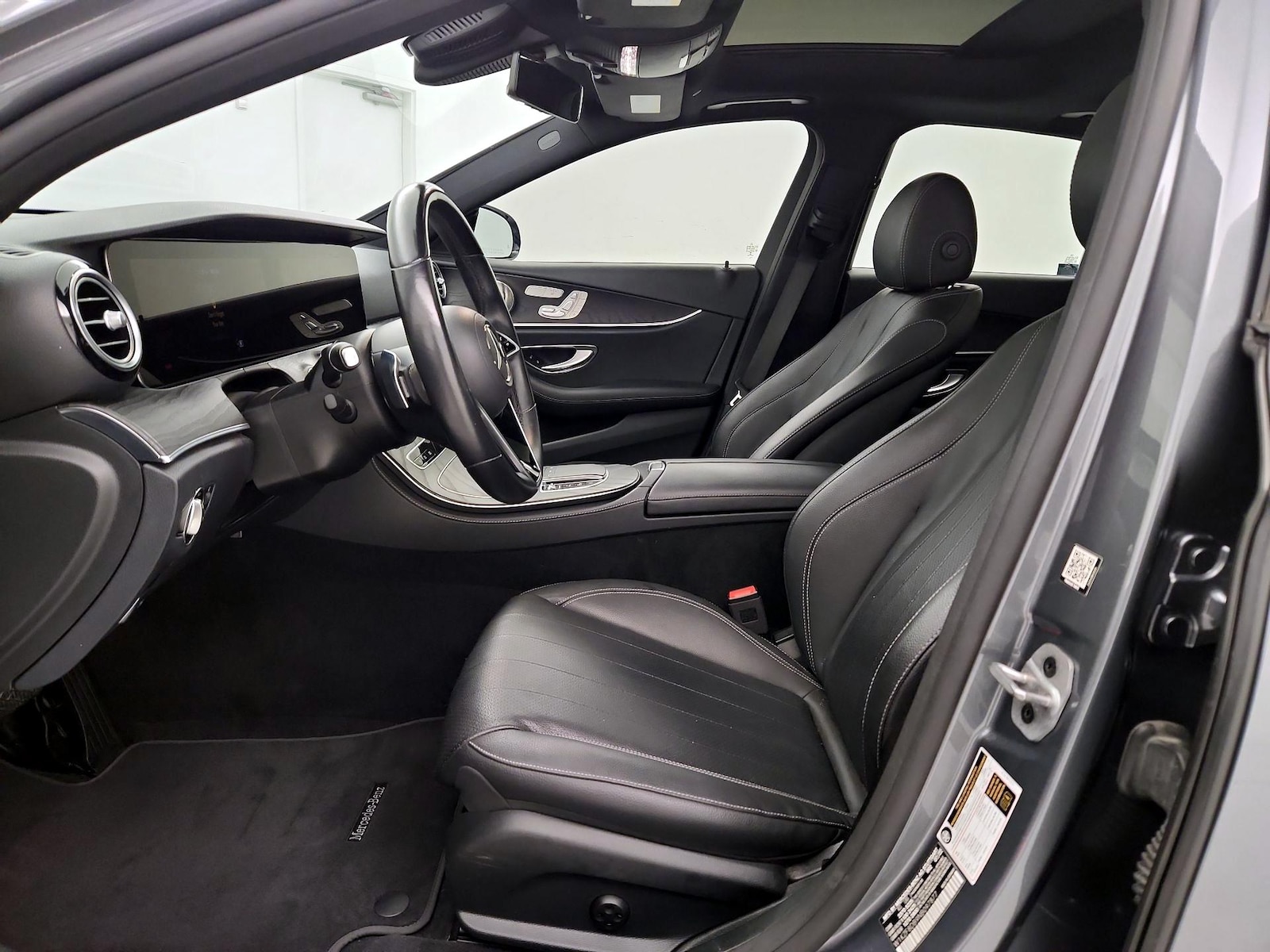 2022 Mercedes-Benz E-Class E350 - Photo 12