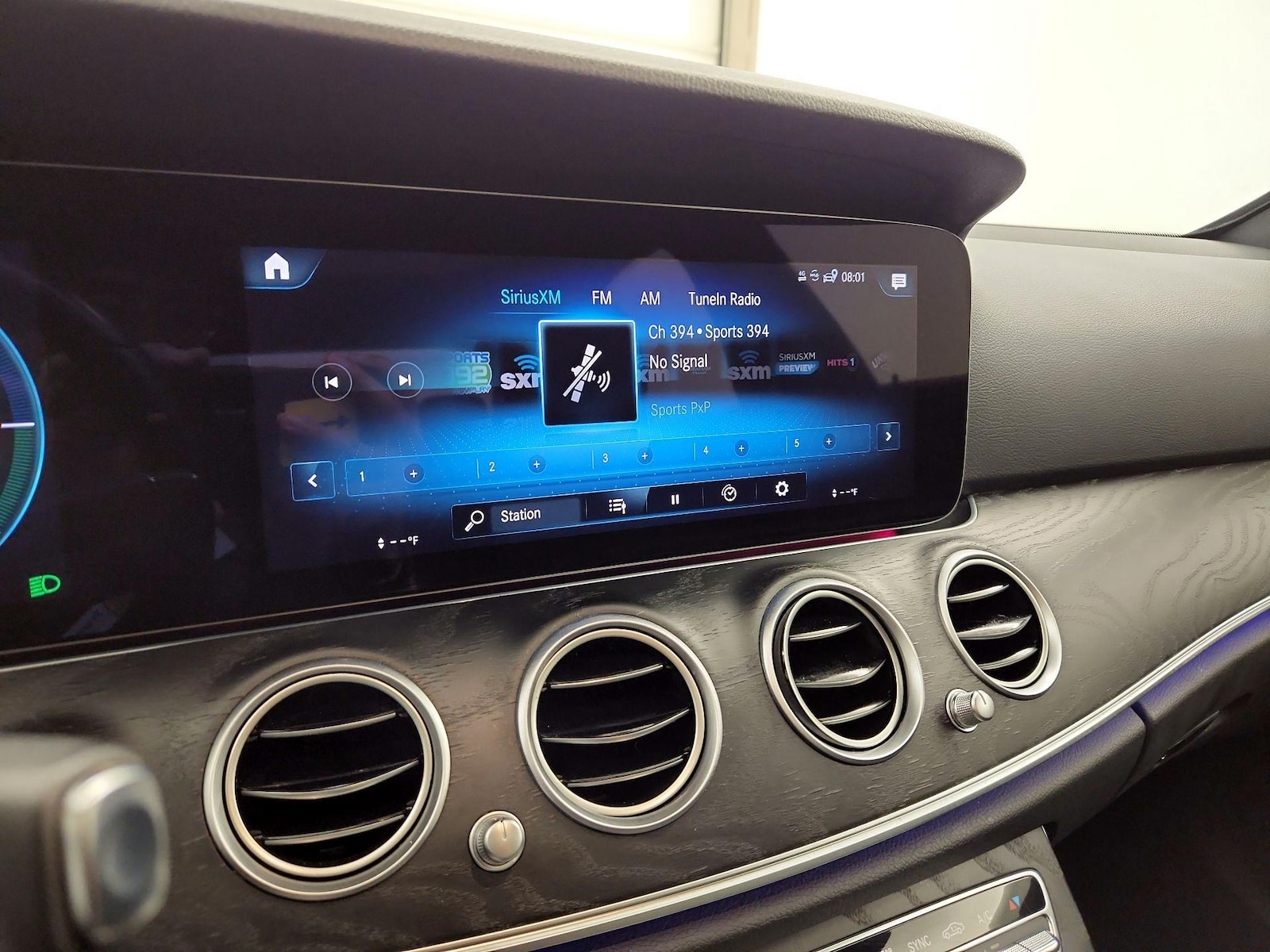 2022 Mercedes-Benz E-Class E350 - Photo 17