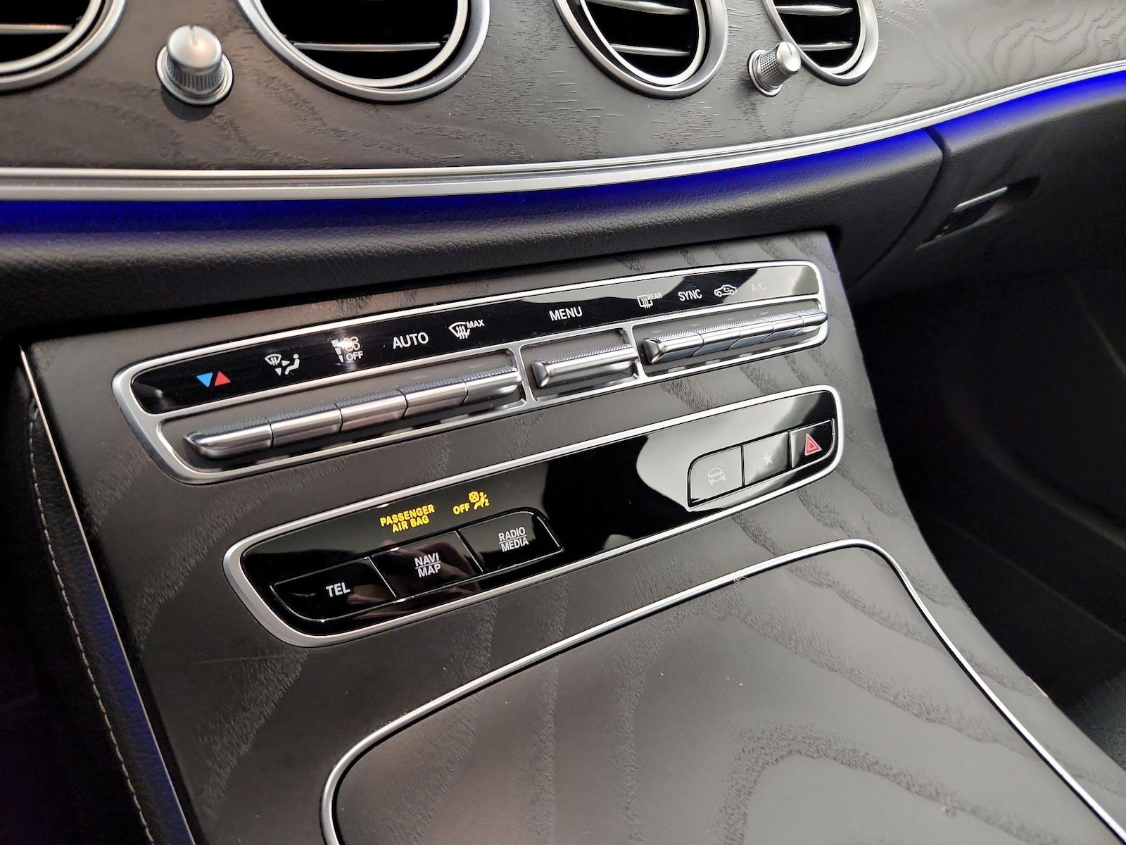 2022 Mercedes-Benz E-Class E350 - Photo 18