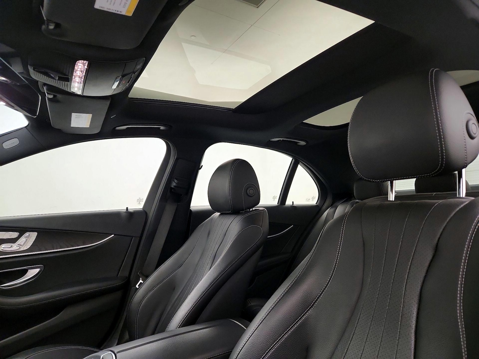 2022 Mercedes-Benz E-Class E350 - Photo 21