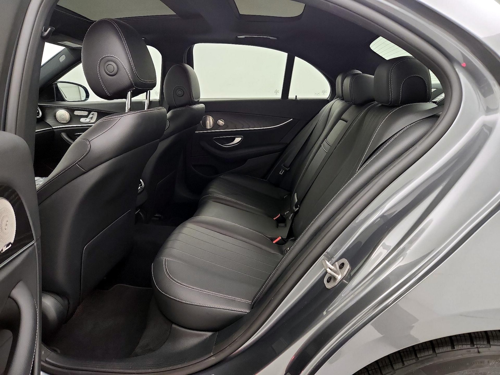 2022 Mercedes-Benz E-Class E350 - Photo 22