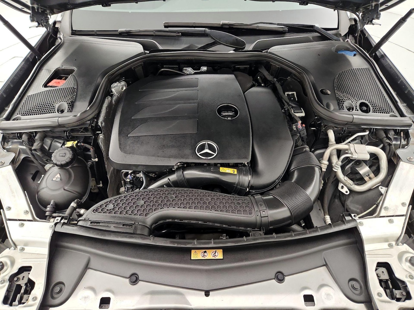 2022 Mercedes-Benz E-Class E350 - Photo 24