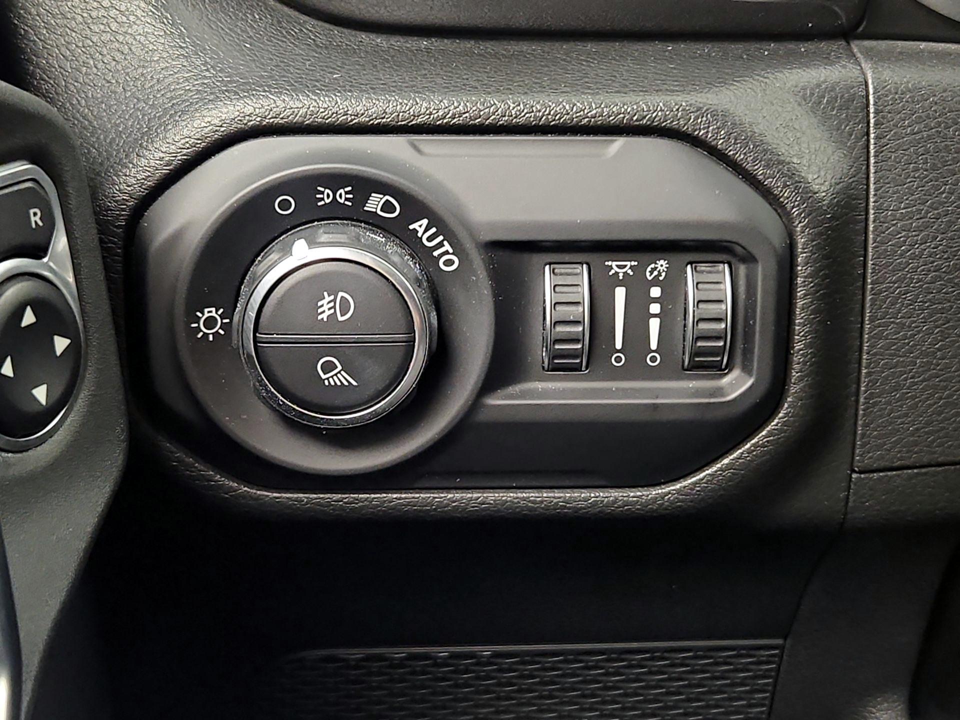 Thumbnail: 2022 Jeep Gladiator - 13
