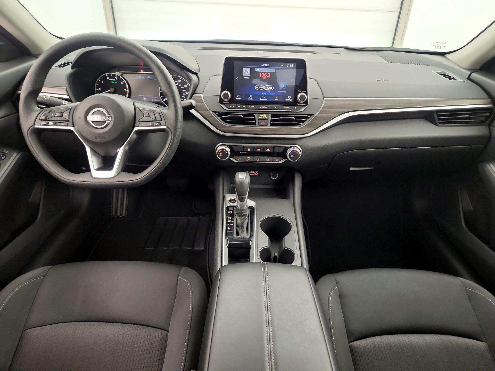 Thumbnail: 2025 Nissan Altima - 9