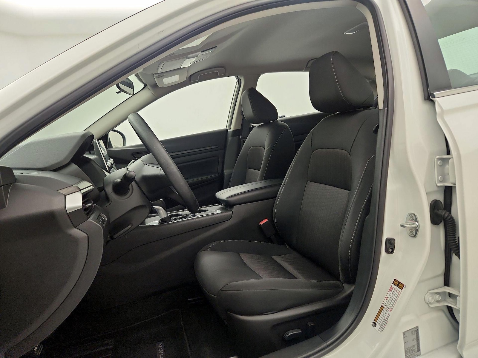 2025 Nissan Altima SV - Photo 12