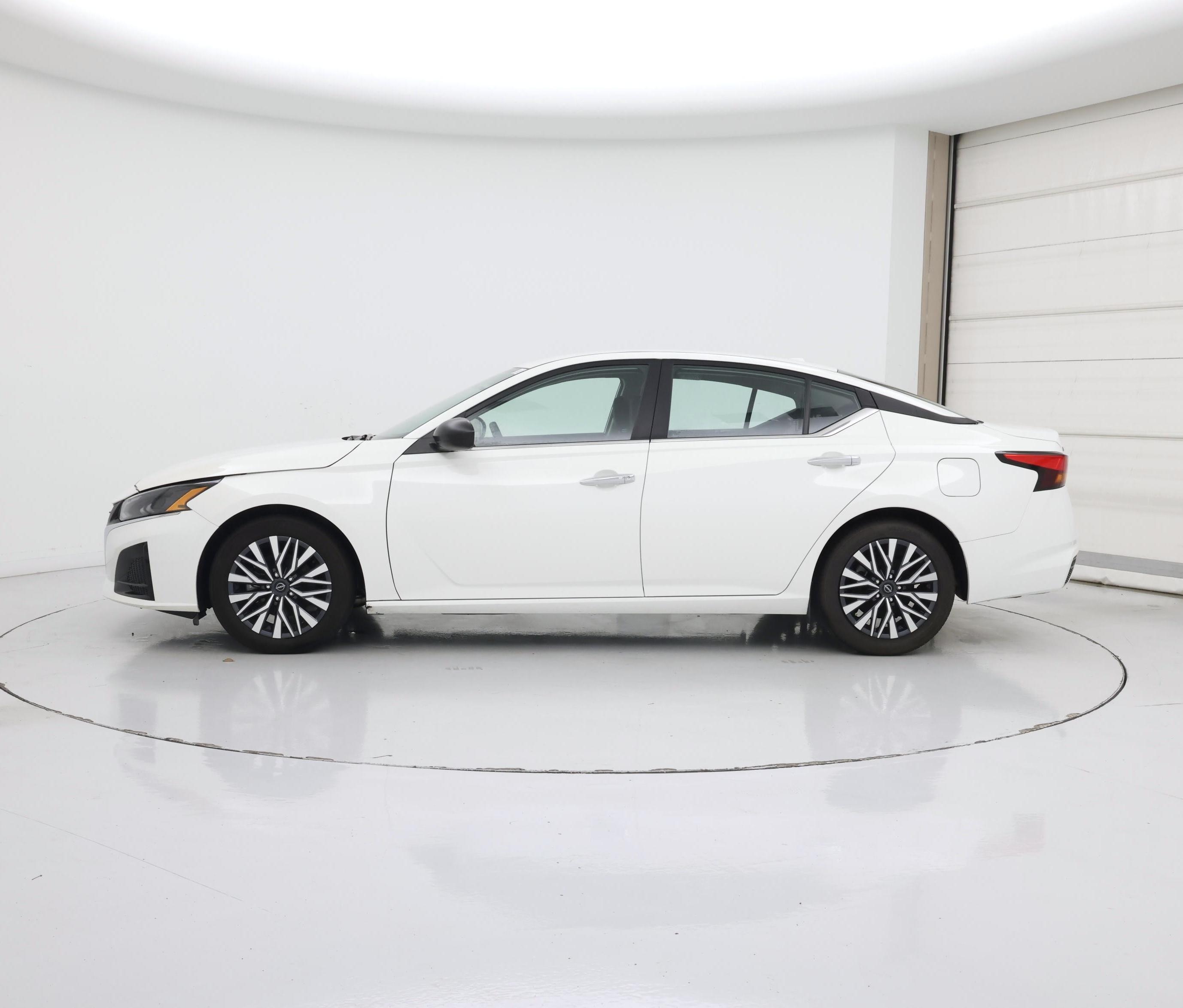 Thumbnail: 2025 Nissan Altima - 3