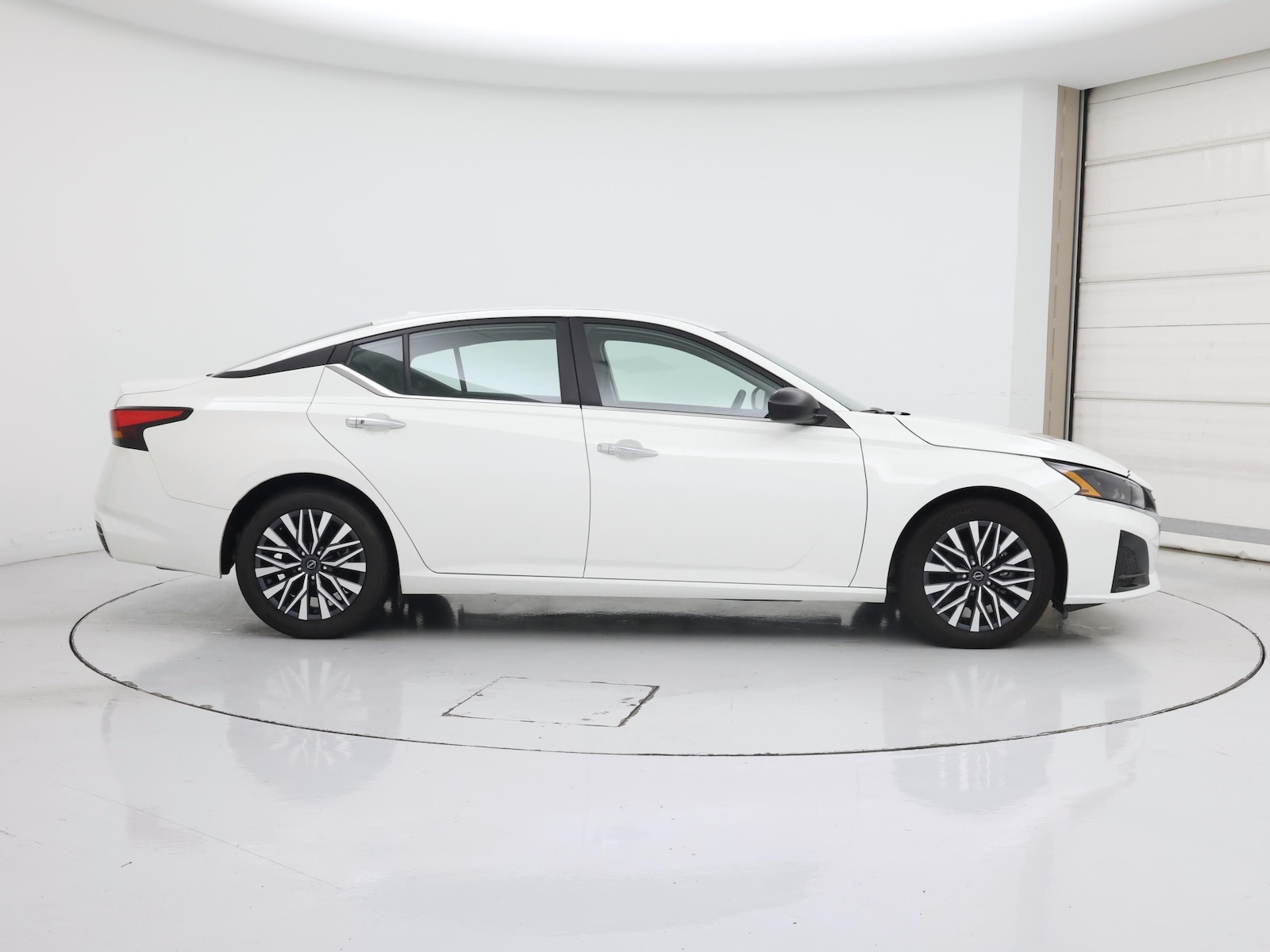 2025 Nissan Altima SV - Photo 8