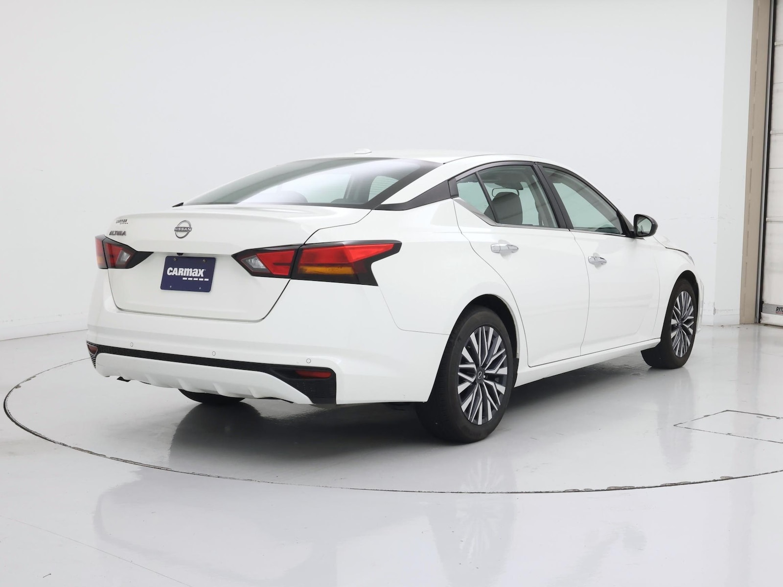 2025 Nissan Altima SV - Photo 9