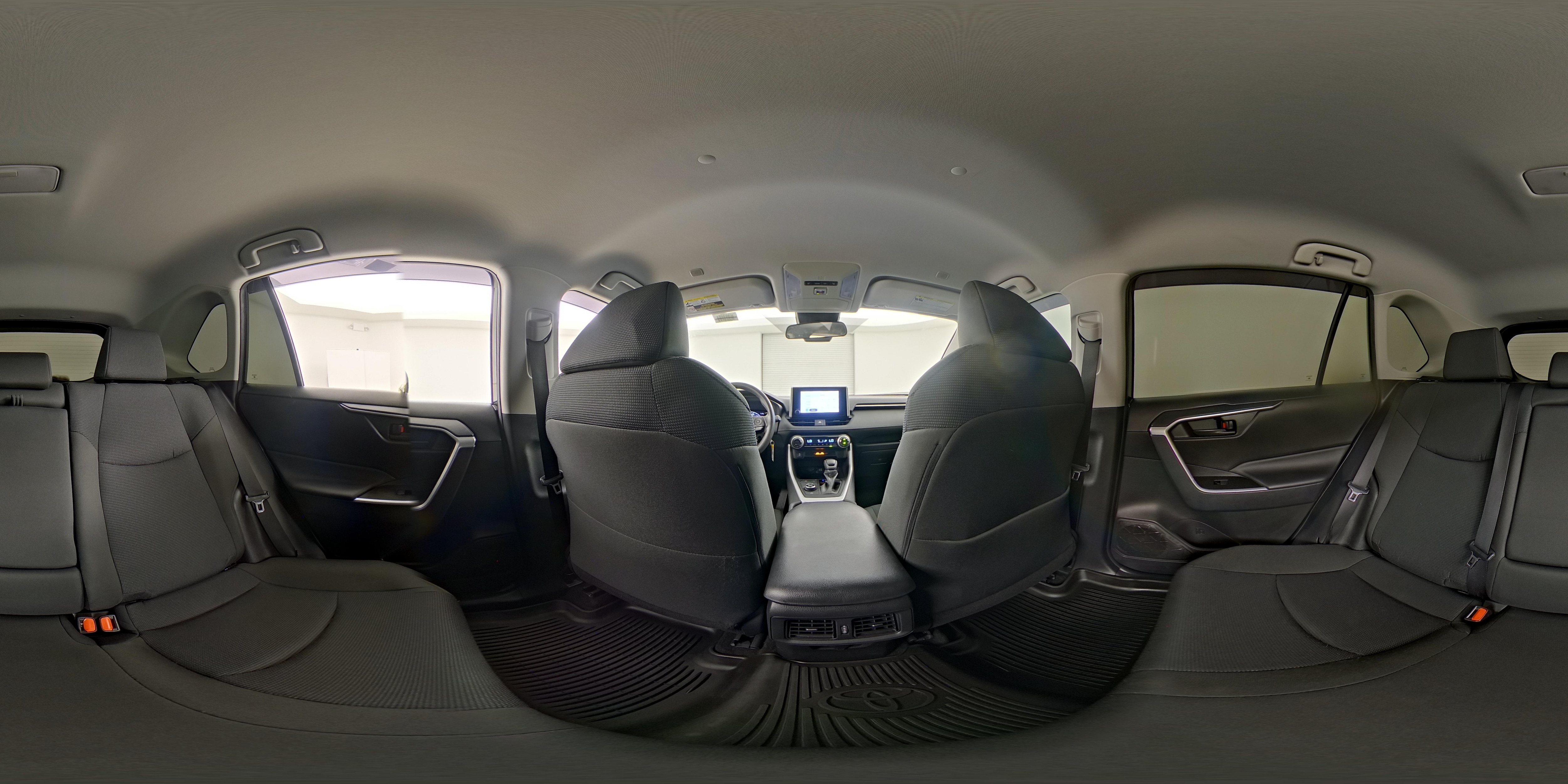 2024 Toyota RAV4 LE - Photo 25