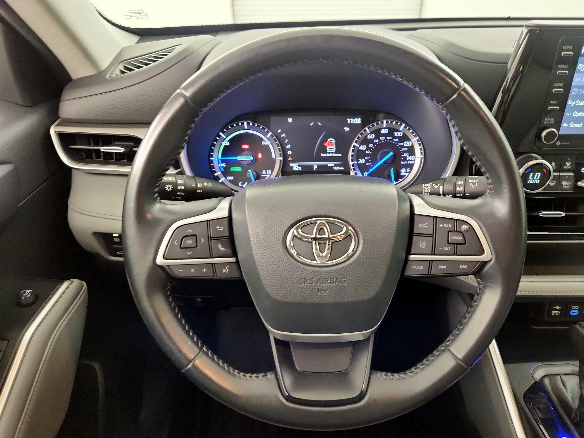 Thumbnail: 2022 Toyota Highlander - 10