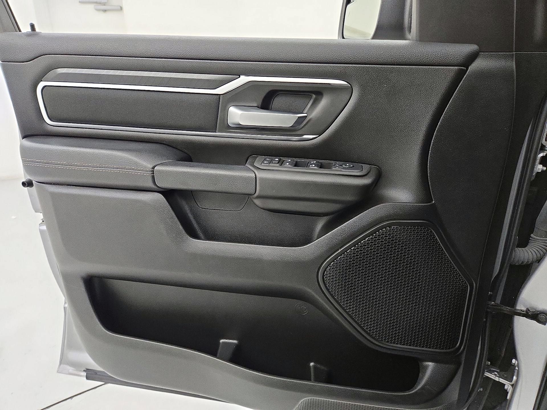 Thumbnail: 2025 RAM 1500 - 10