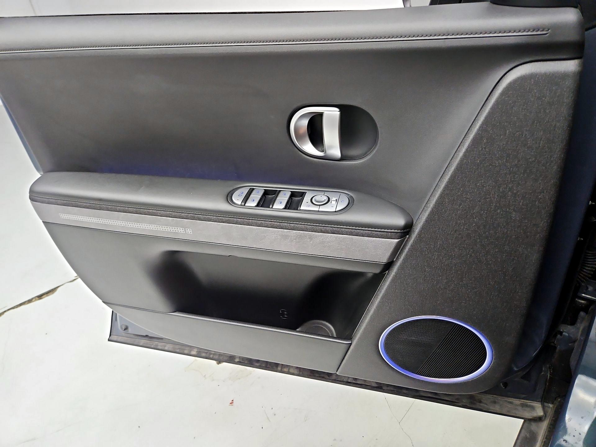Thumbnail: 2023 Hyundai Ioniq 5 - 12