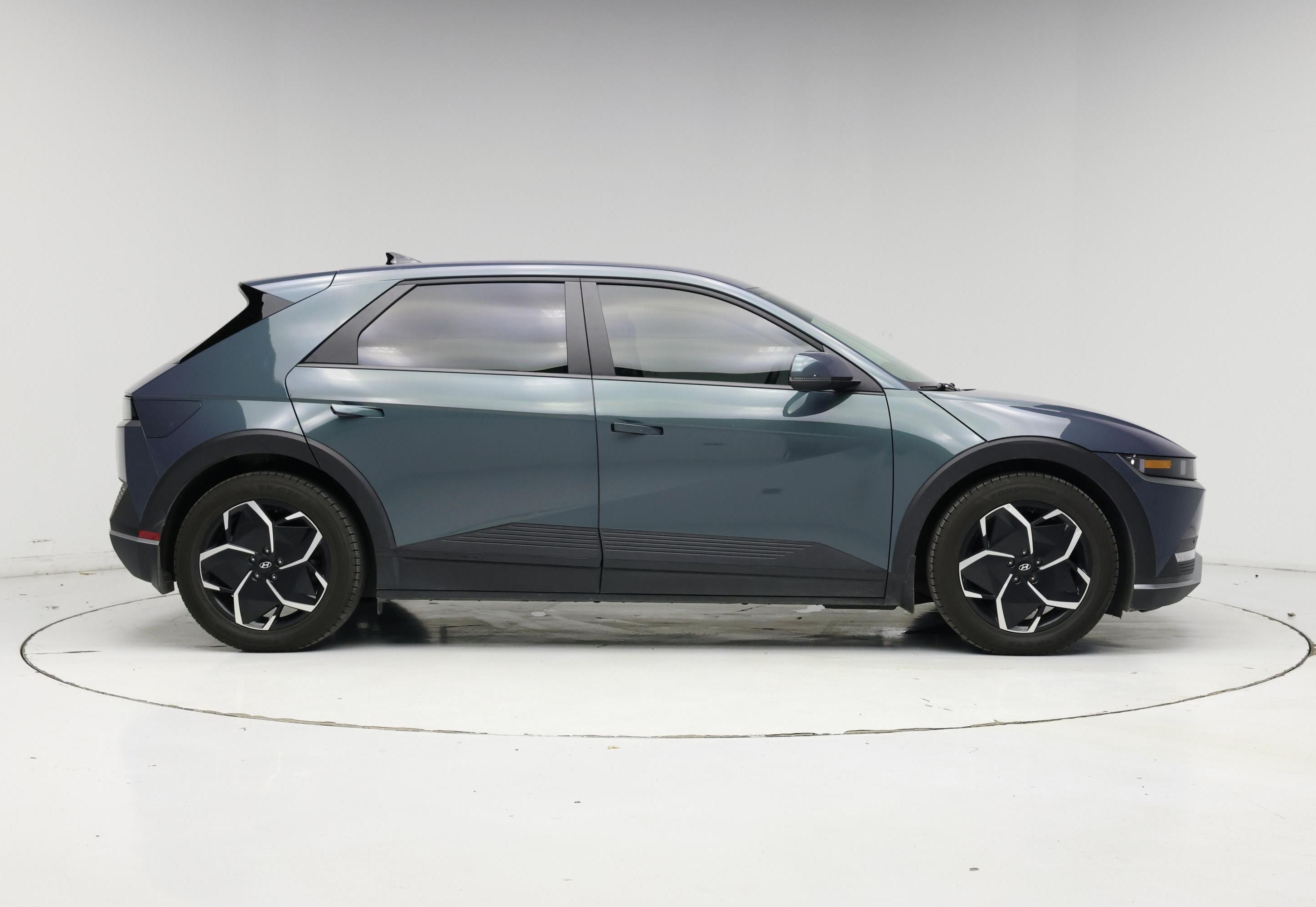 Thumbnail: 2023 Hyundai Ioniq 5 - 7