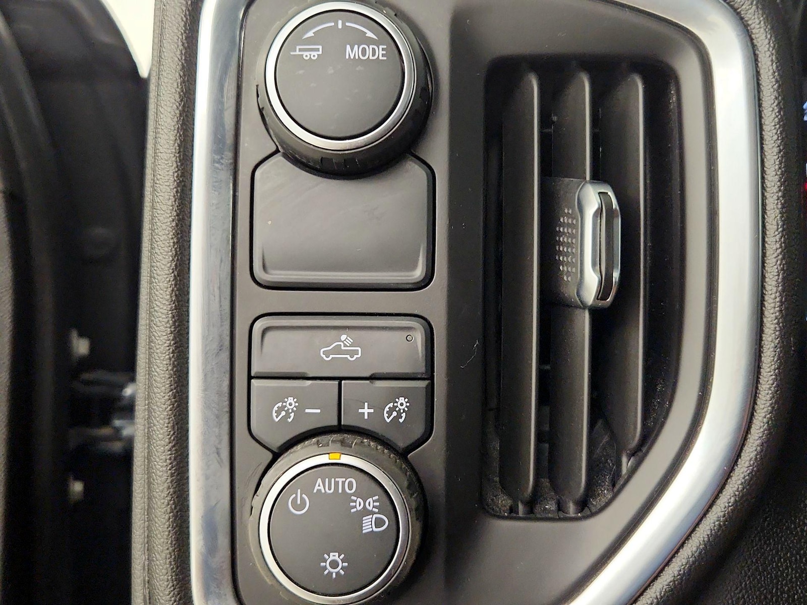 2021 Chevrolet Silverado 1500 LT - Photo 14