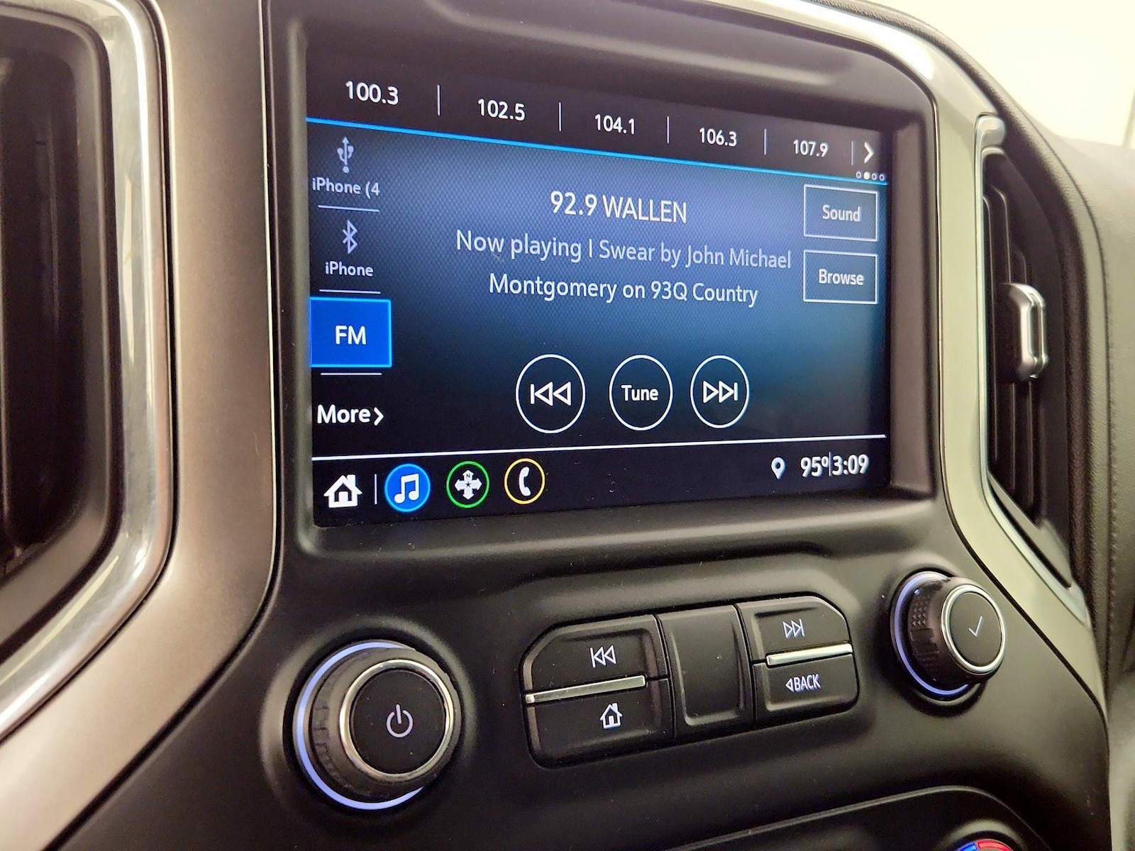 2021 Chevrolet Silverado 1500 LT - Photo 16