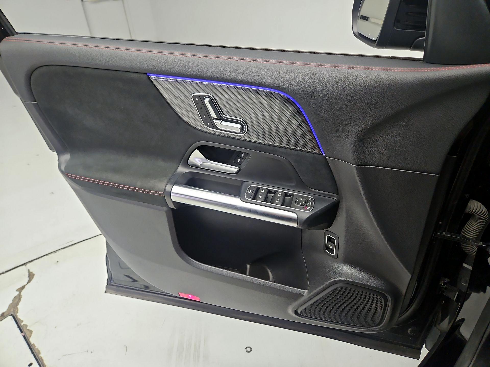 Thumbnail: 2023 Mercedes-Benz GLA - 12