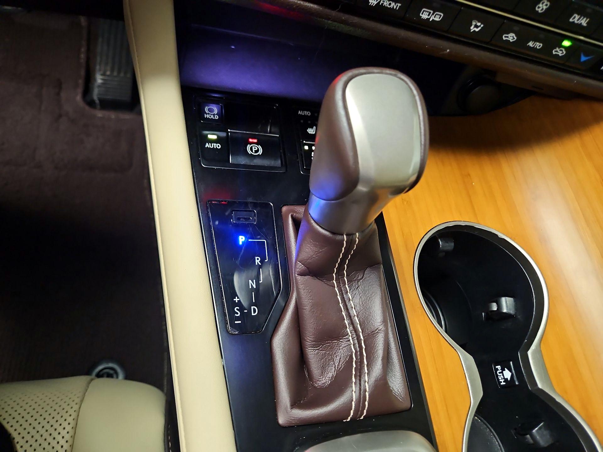 Thumbnail: 2019 Lexus RX - 18