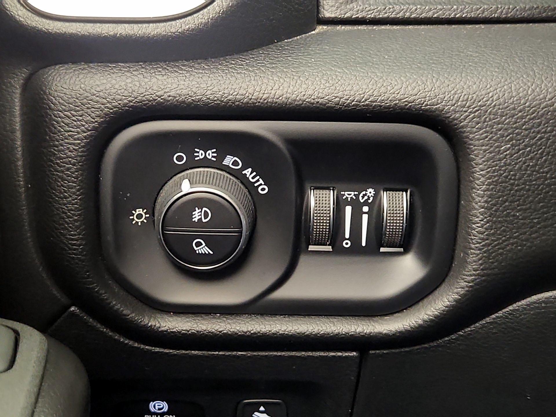 Thumbnail: 2025 RAM 1500 - 13
