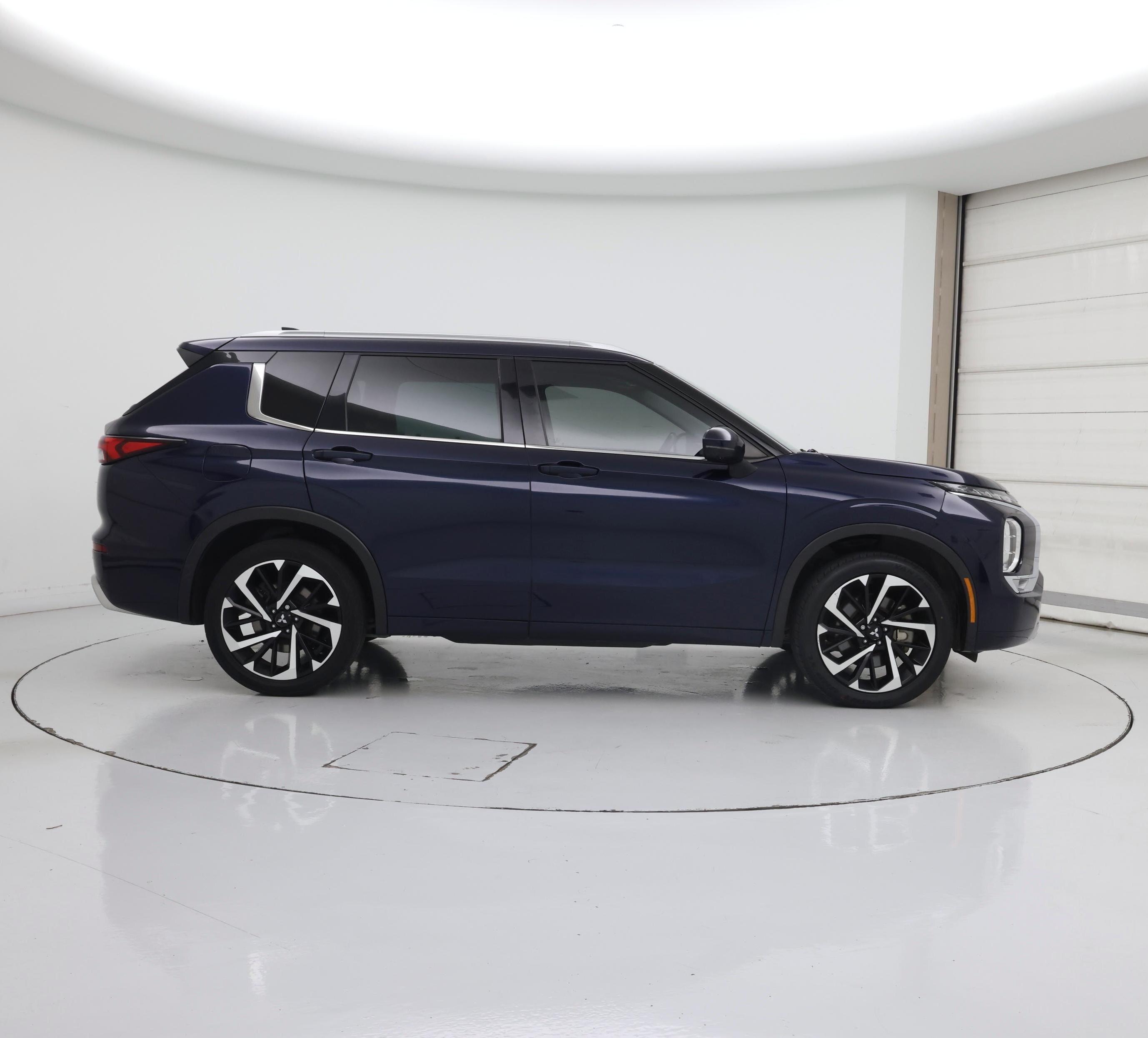 Thumbnail: 2022 Mitsubishi Outlander - 7
