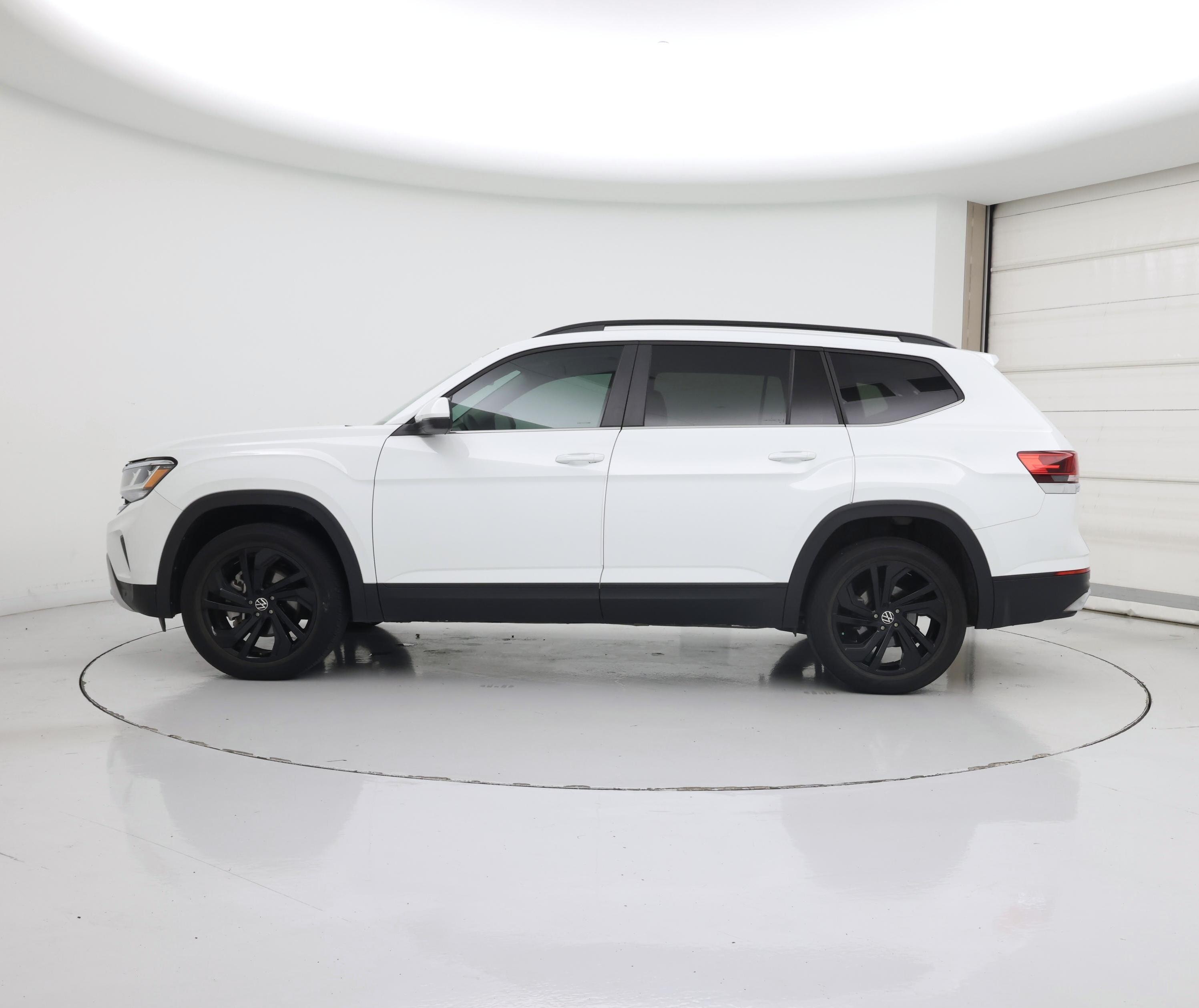 Thumbnail: 2023 Volkswagen Atlas - 3