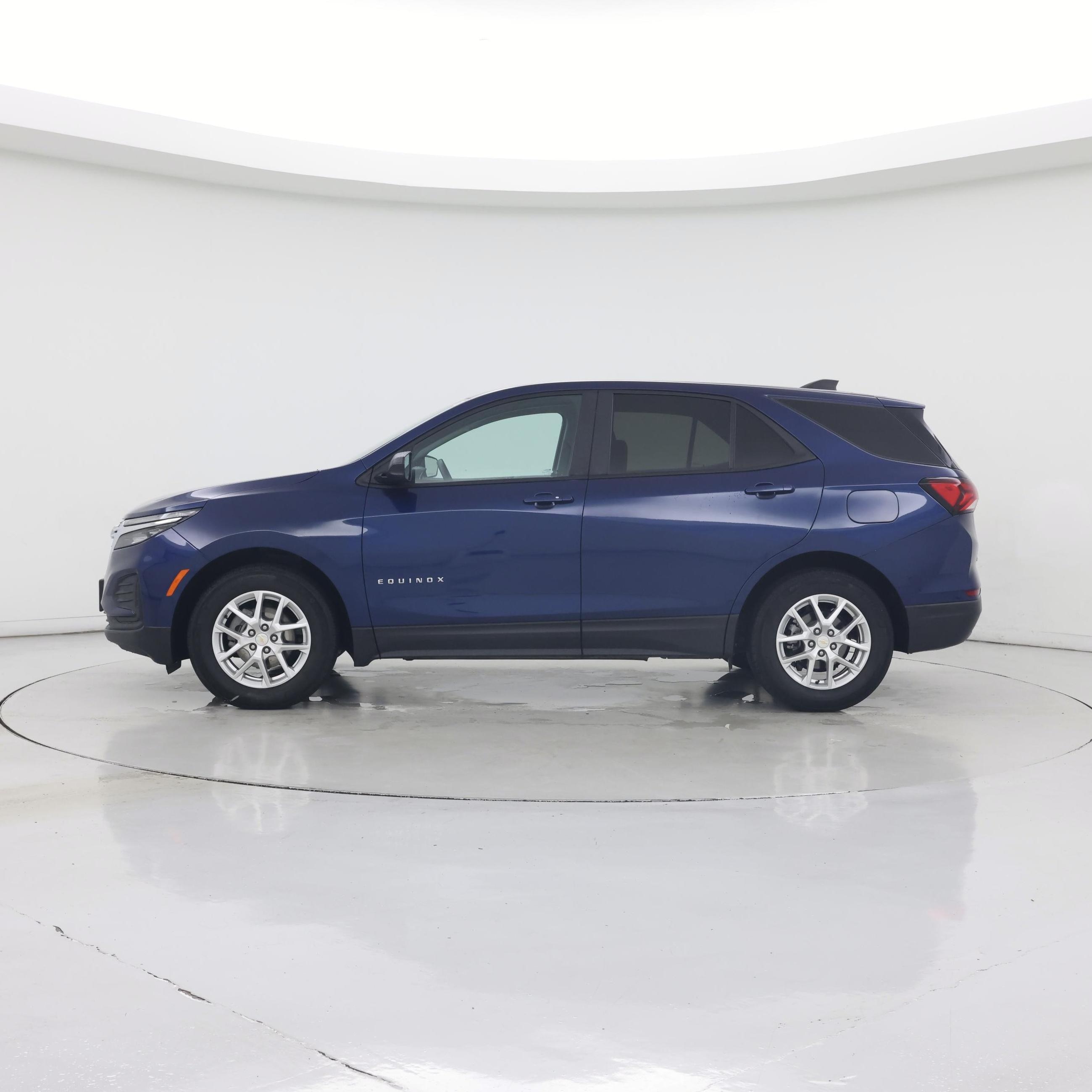 Thumbnail: 2023 Chevrolet Equinox - 3