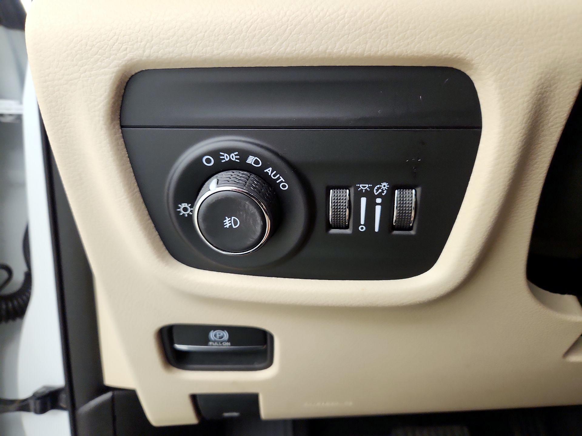 Thumbnail: 2023 Jeep Grand Cherokee L - 13