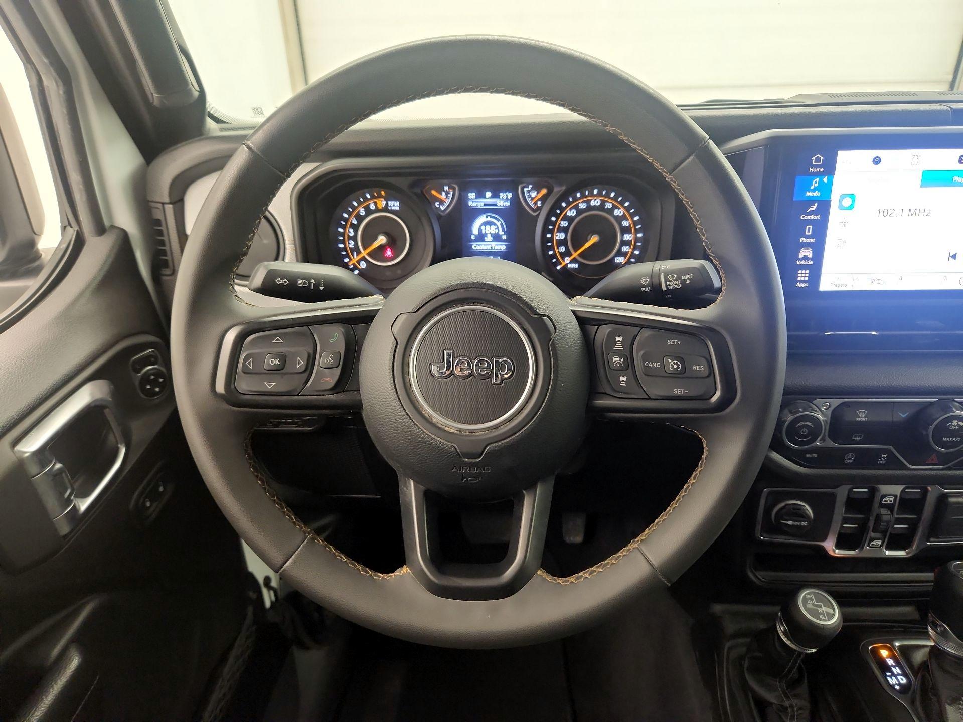 Thumbnail: 2025 Jeep Gladiator - 10