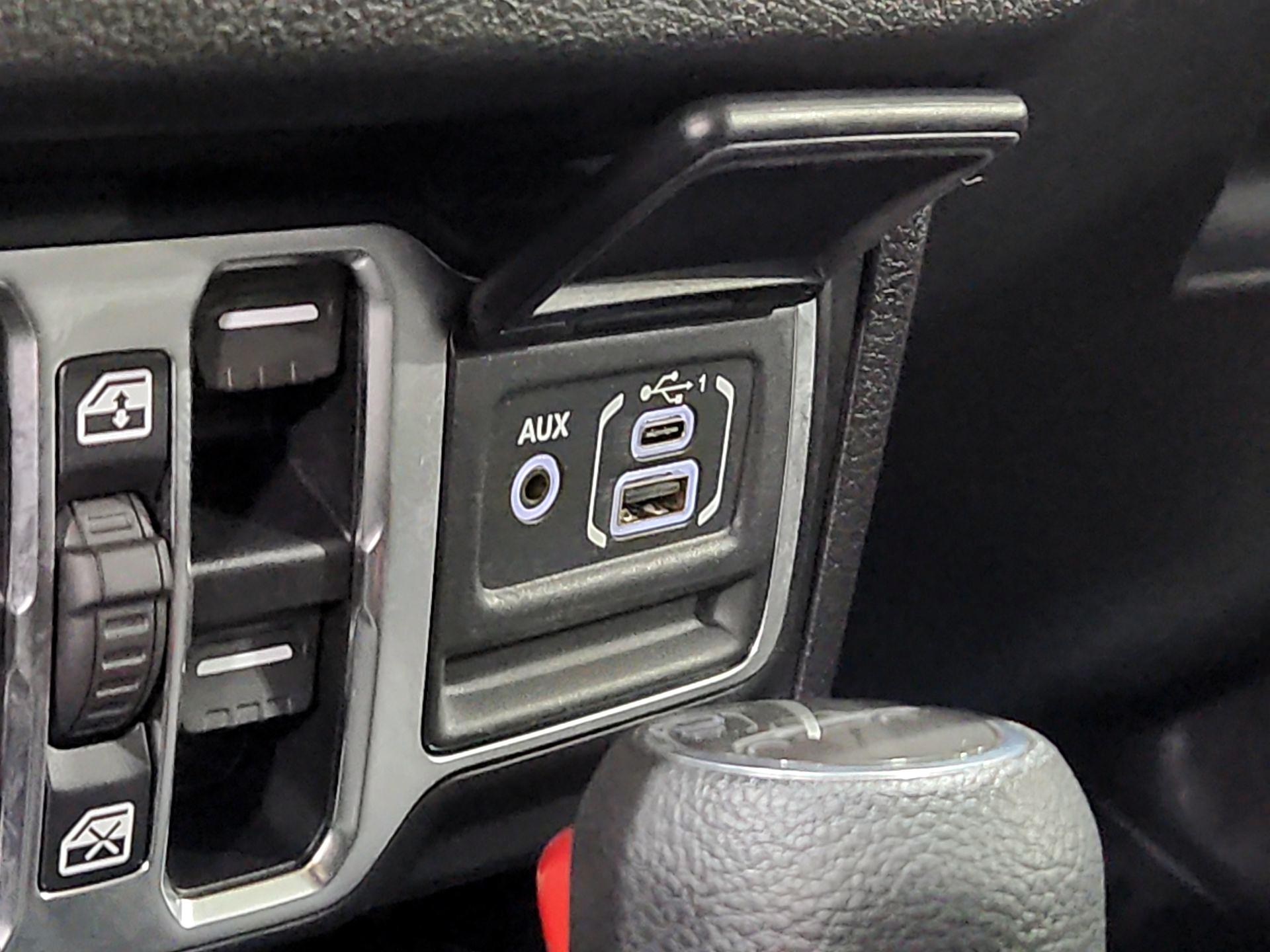 Thumbnail: 2025 Jeep Gladiator - 18
