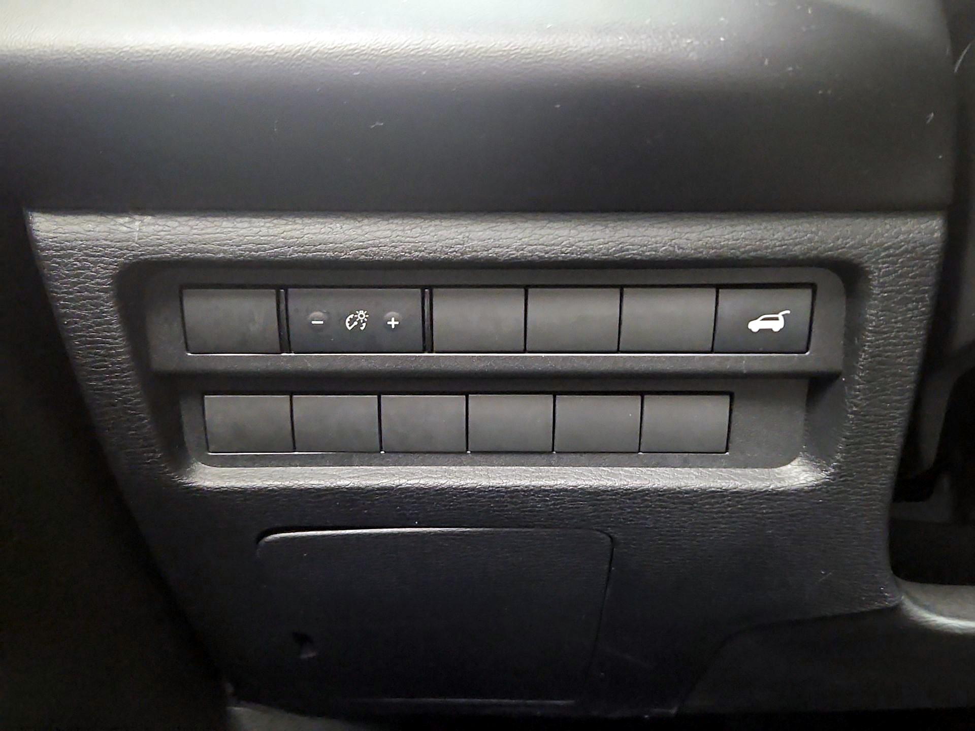 Thumbnail: 2024 Mitsubishi Outlander - 13