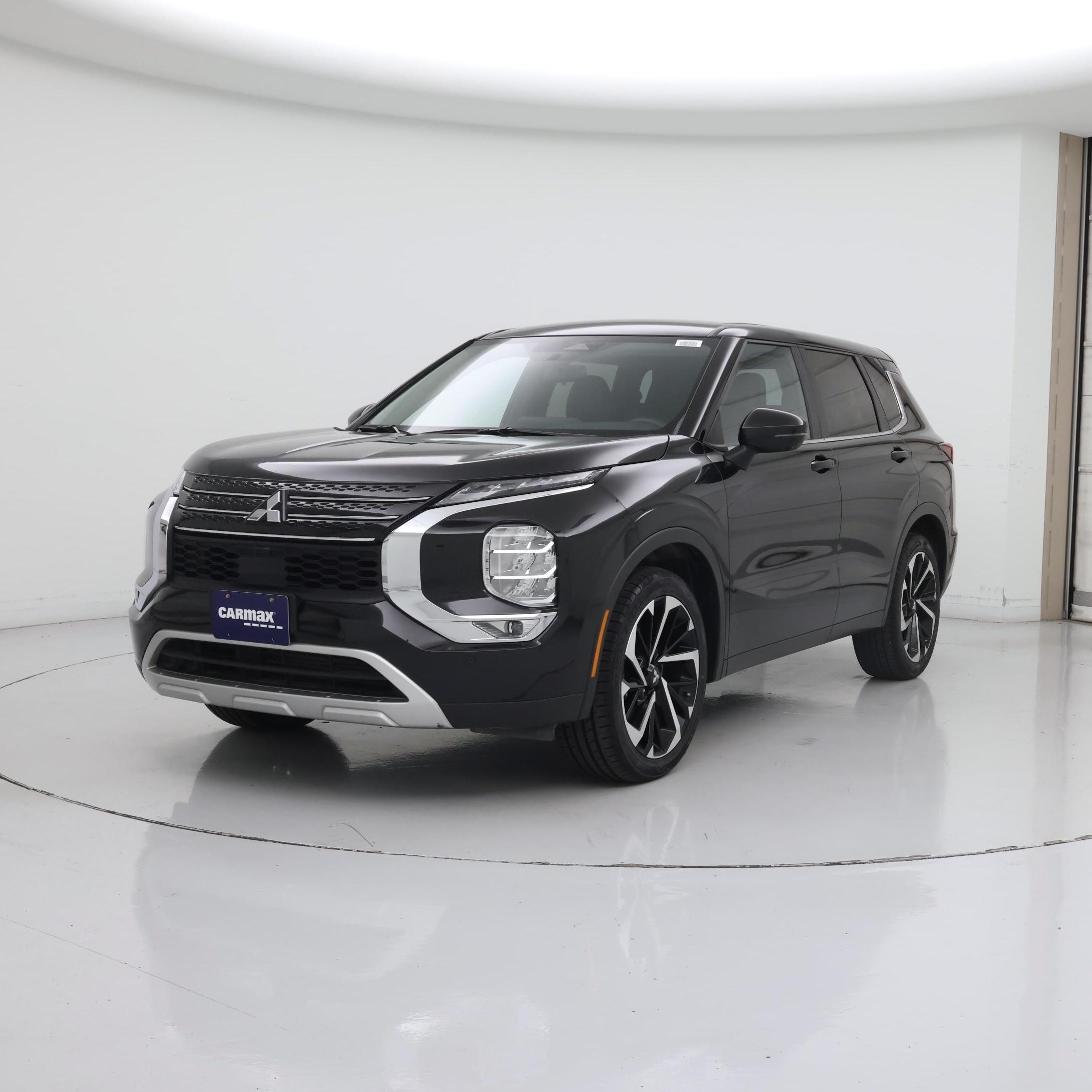 Thumbnail: 2024 Mitsubishi Outlander - 4
