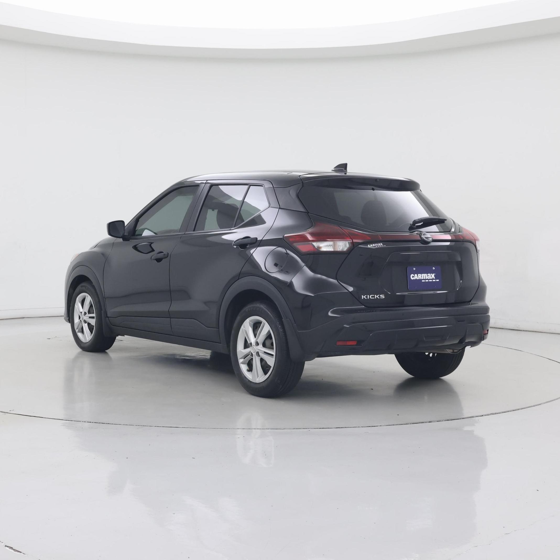 Thumbnail: 2023 Nissan Kicks - 2