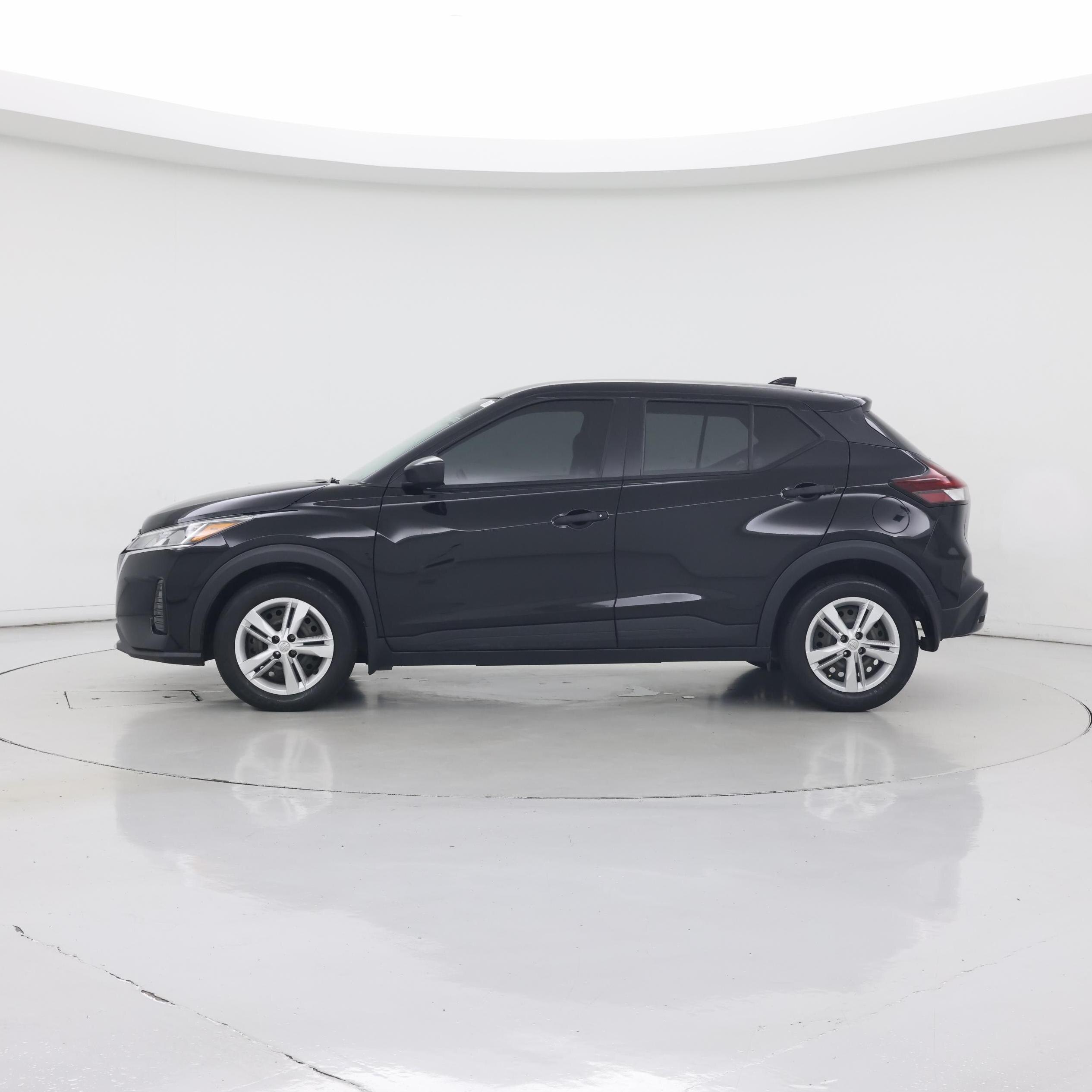 Thumbnail: 2023 Nissan Kicks - 3
