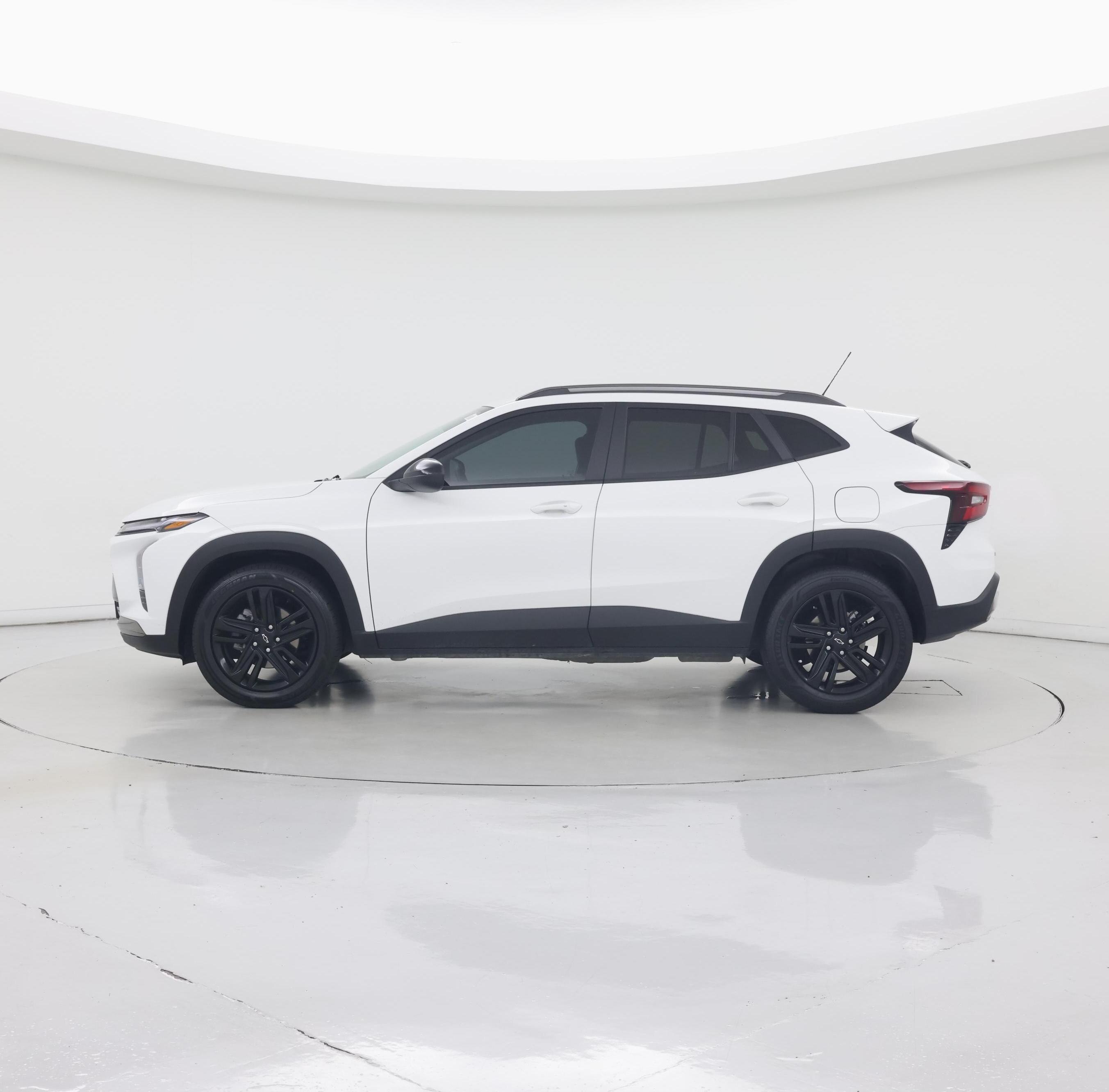 Thumbnail: 2024 Chevrolet Trax - 3