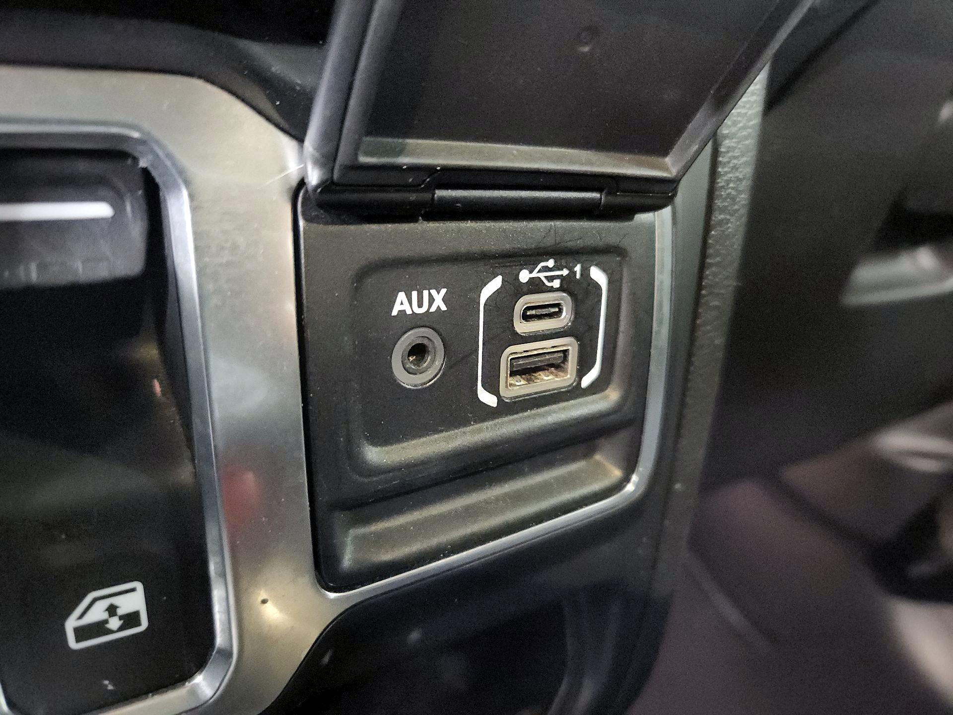 Thumbnail: 2023 Jeep Wrangler - 18