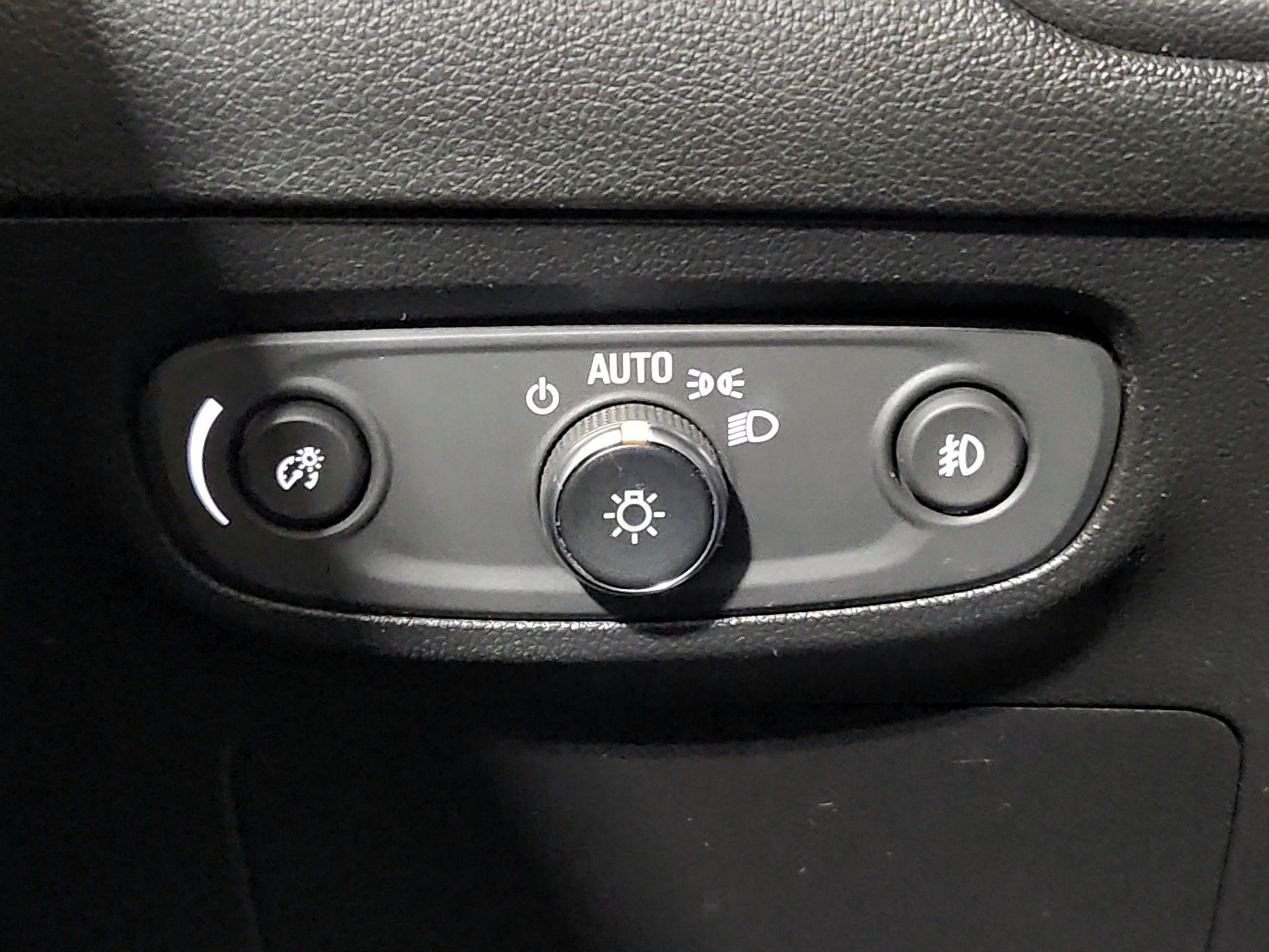 Thumbnail: 2020 Buick Encore GX - 13